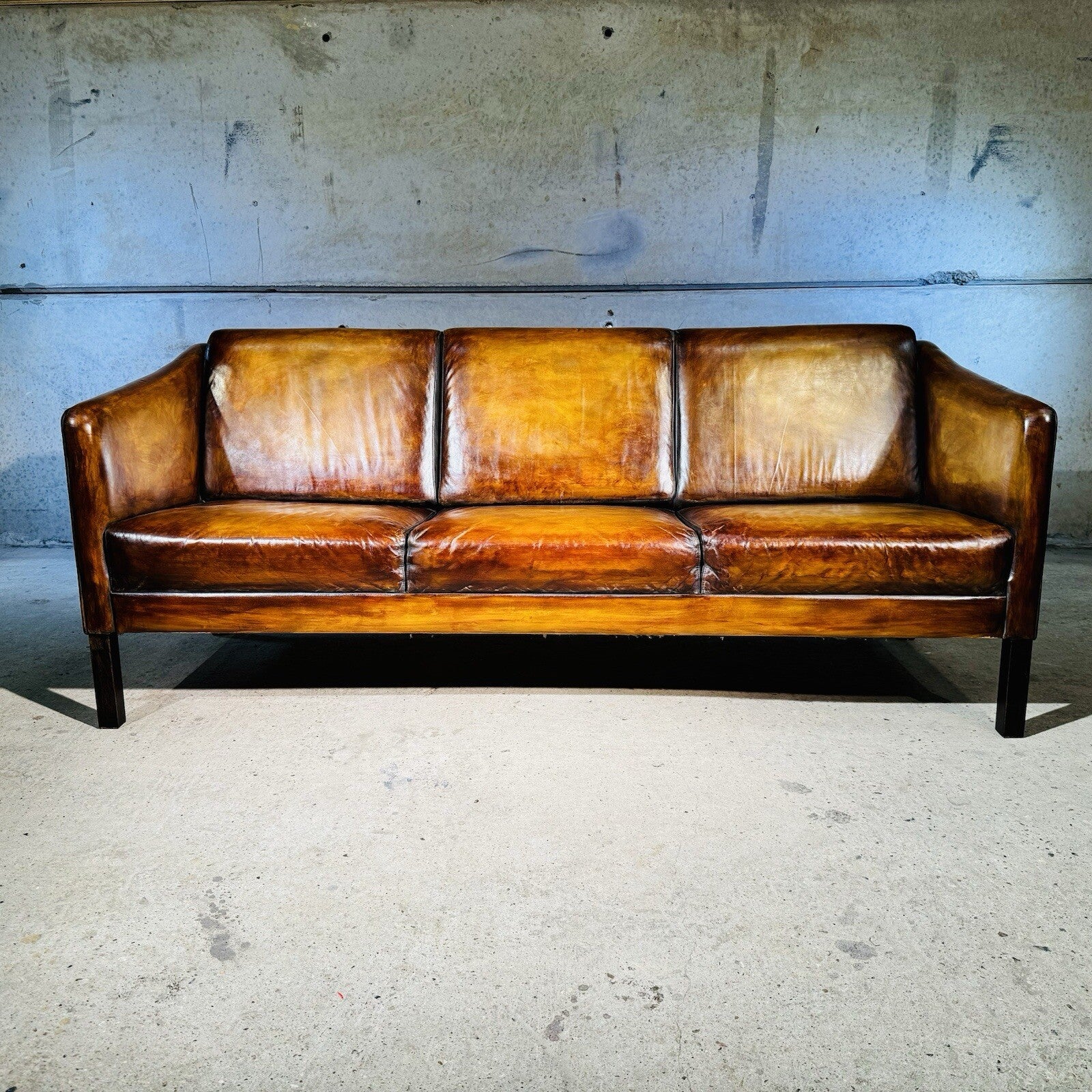 Sleek Vintage 1970s Danish Three-Seater Leather Sofa - Patina Light Tan