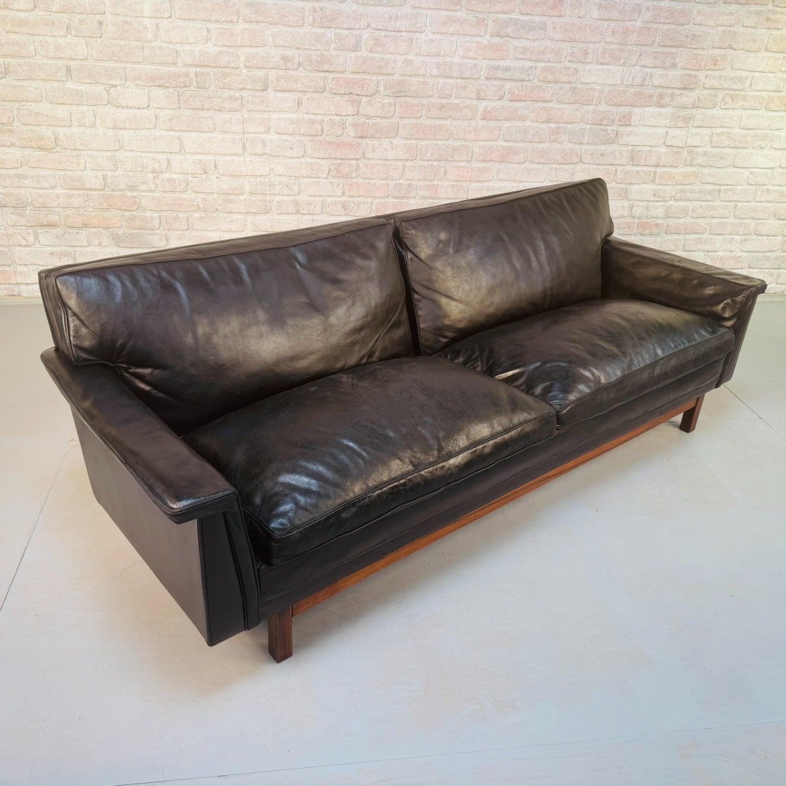 Long Vintage 1960s Swedish Black Leather Three Seater Sofa – Rosewood Base