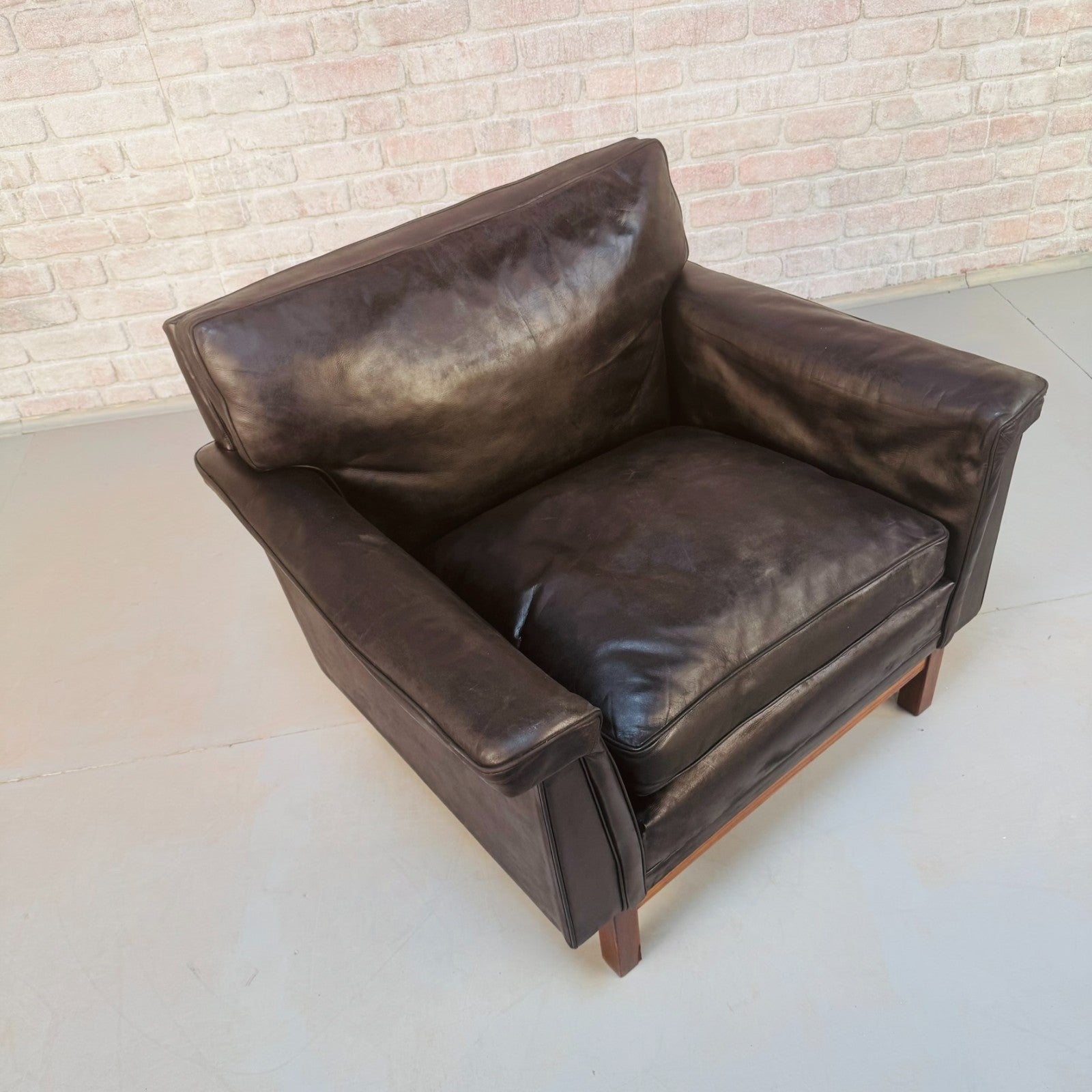 Vintage 1960s Swedish Black Leather Armchair – Rosewood Base