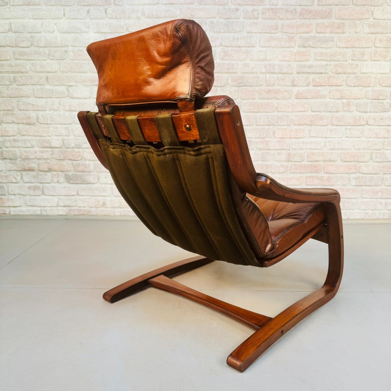 Vintage 1970s Skippers Møbler Danish Bentwood Cantilever Leather Armchair