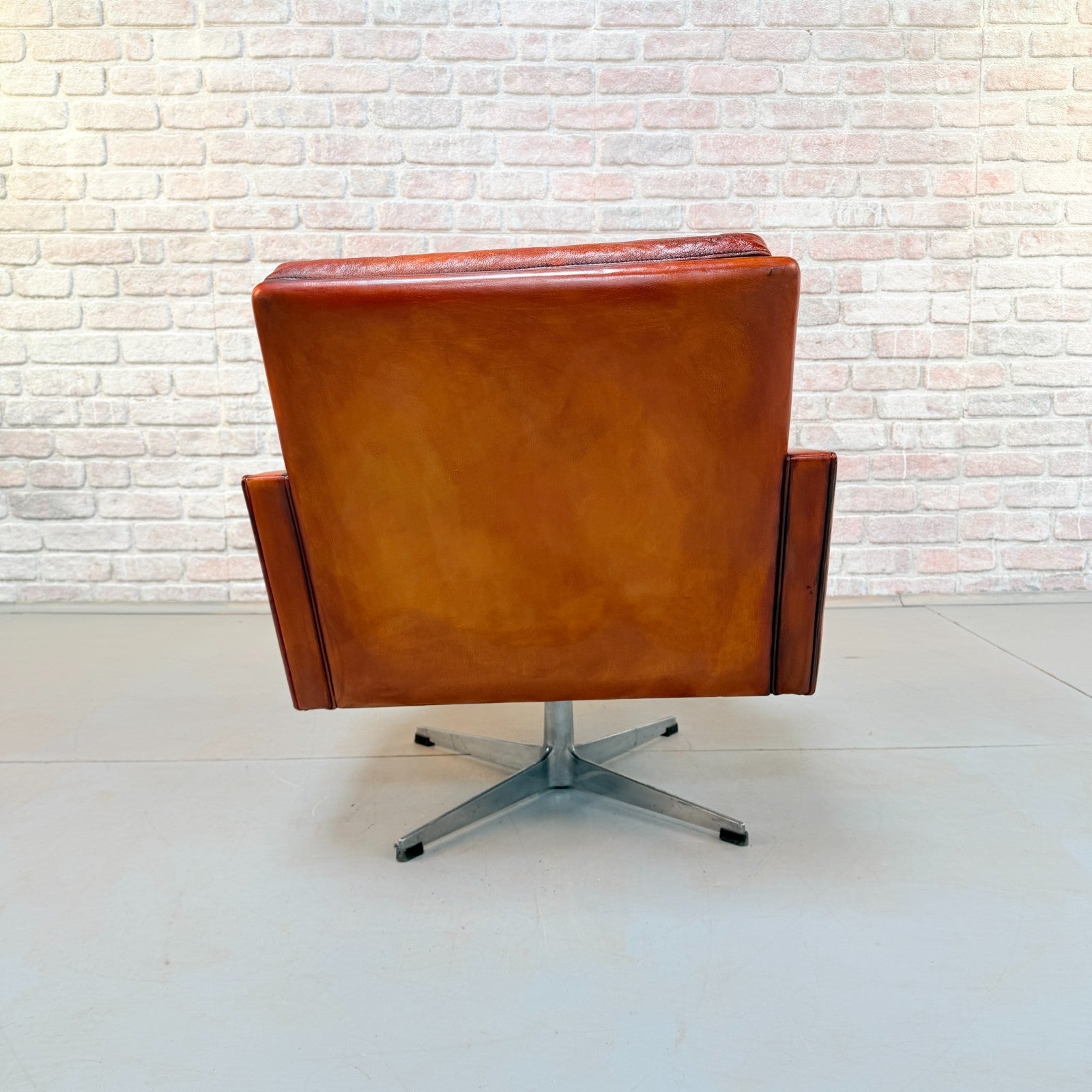 Vintage 1970s Danish Cognac Hand-Dyed Leather Swivel Chair