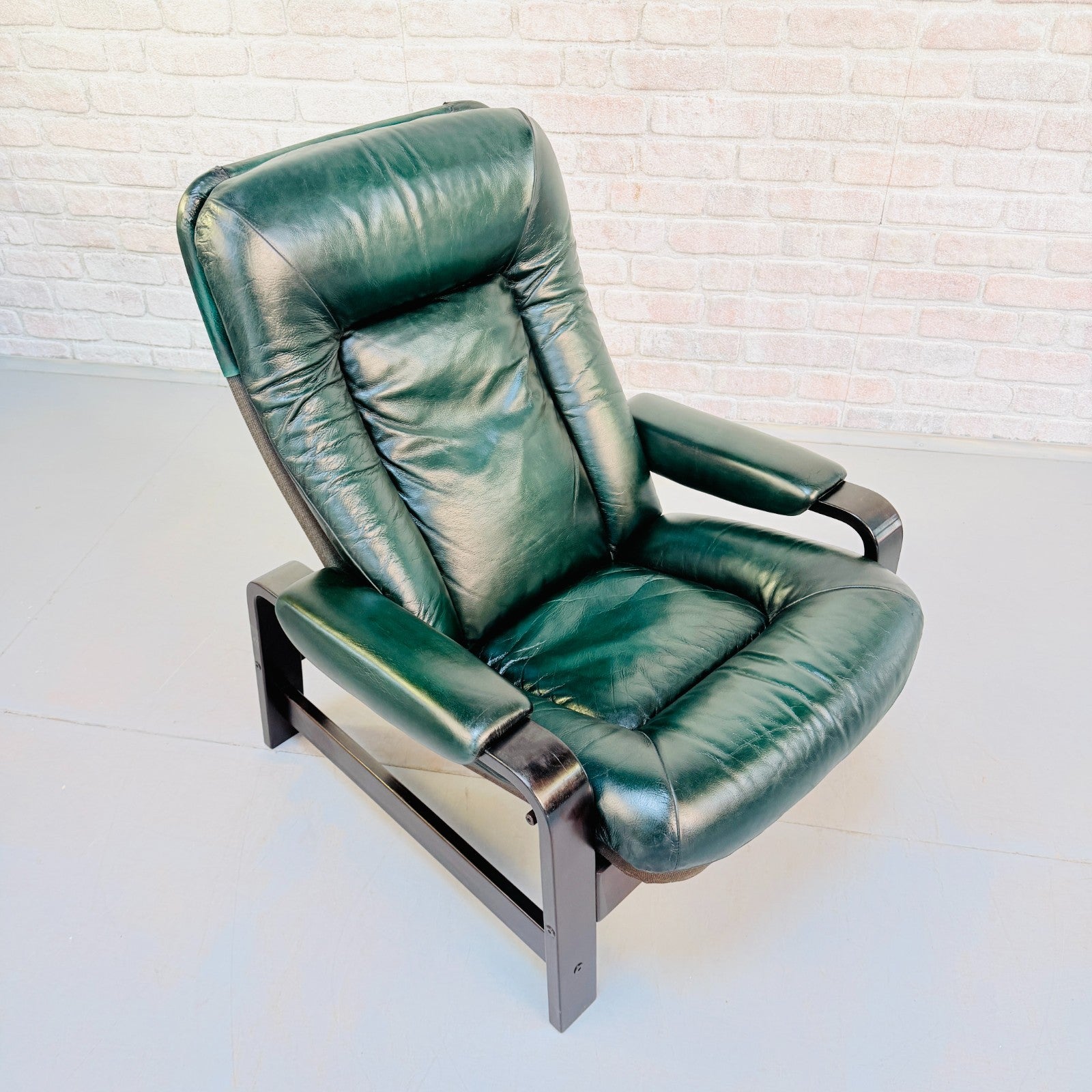 Vintage Ekornes Dark Green Leather Reclining Armchair Scandinavian Lounge Chair