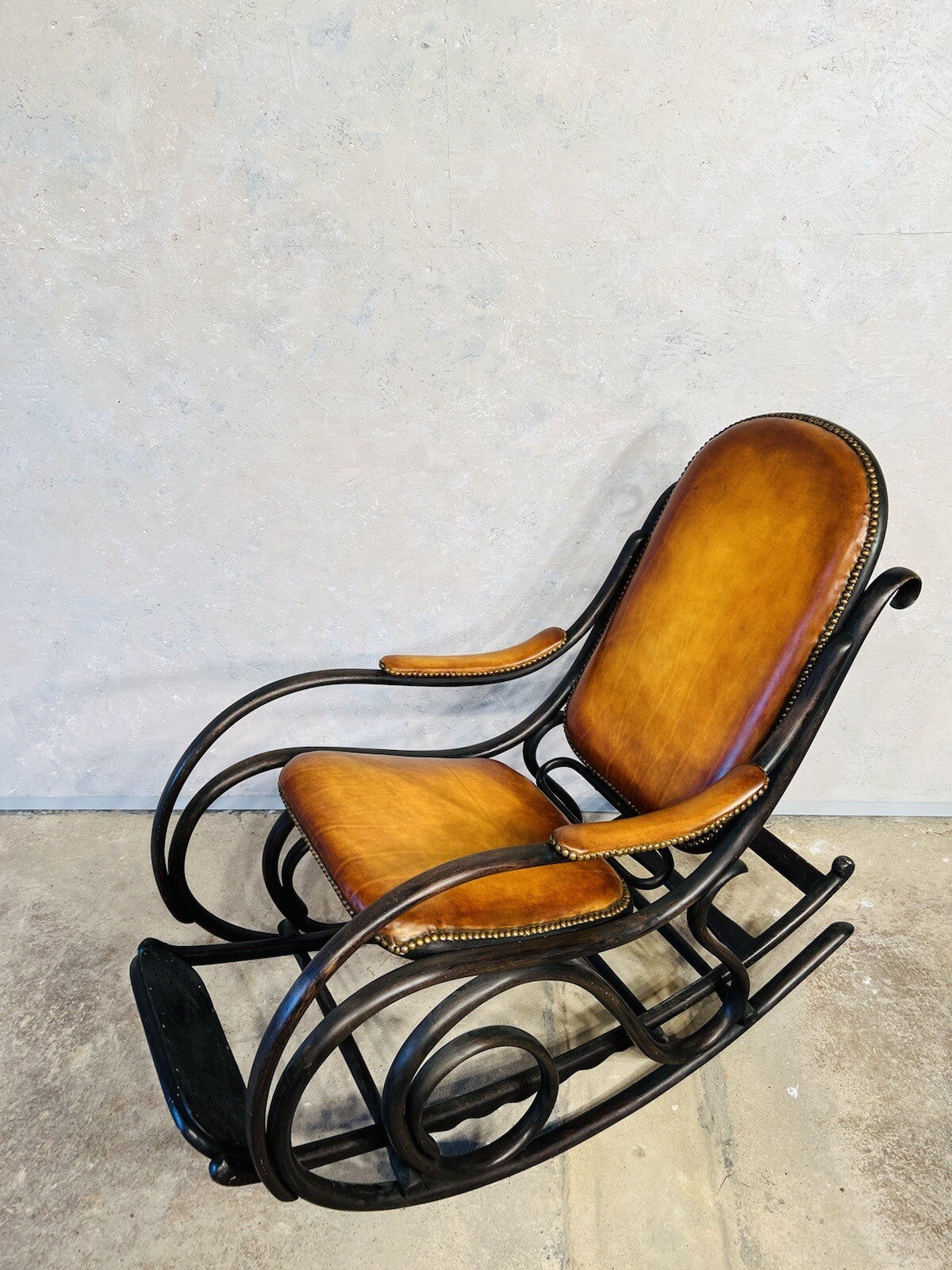 Antique Thonet Bentwood Rocking Chair With Retractable Footrest Leather