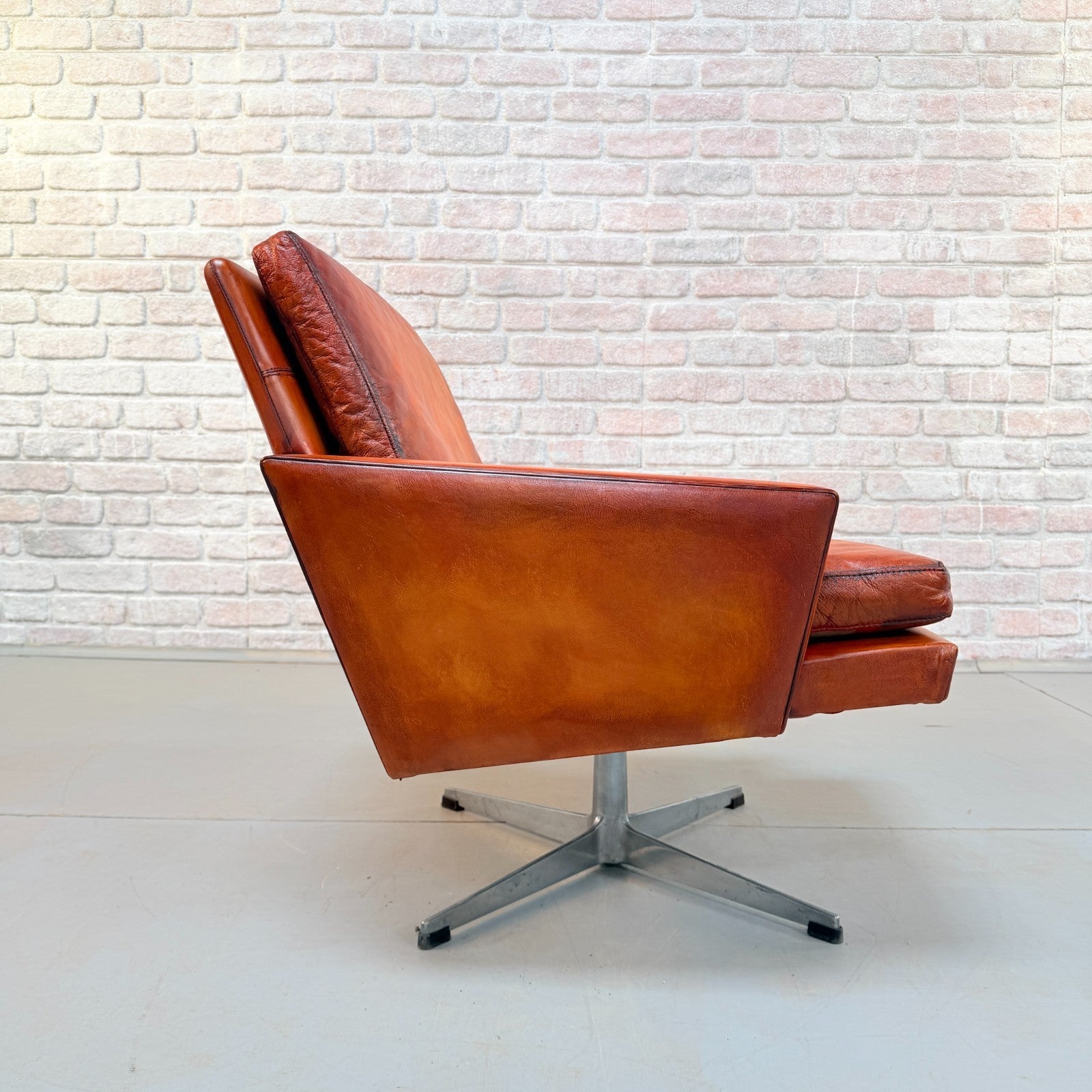 Vintage 1970s Danish Cognac Hand-Dyed Leather Swivel Chair