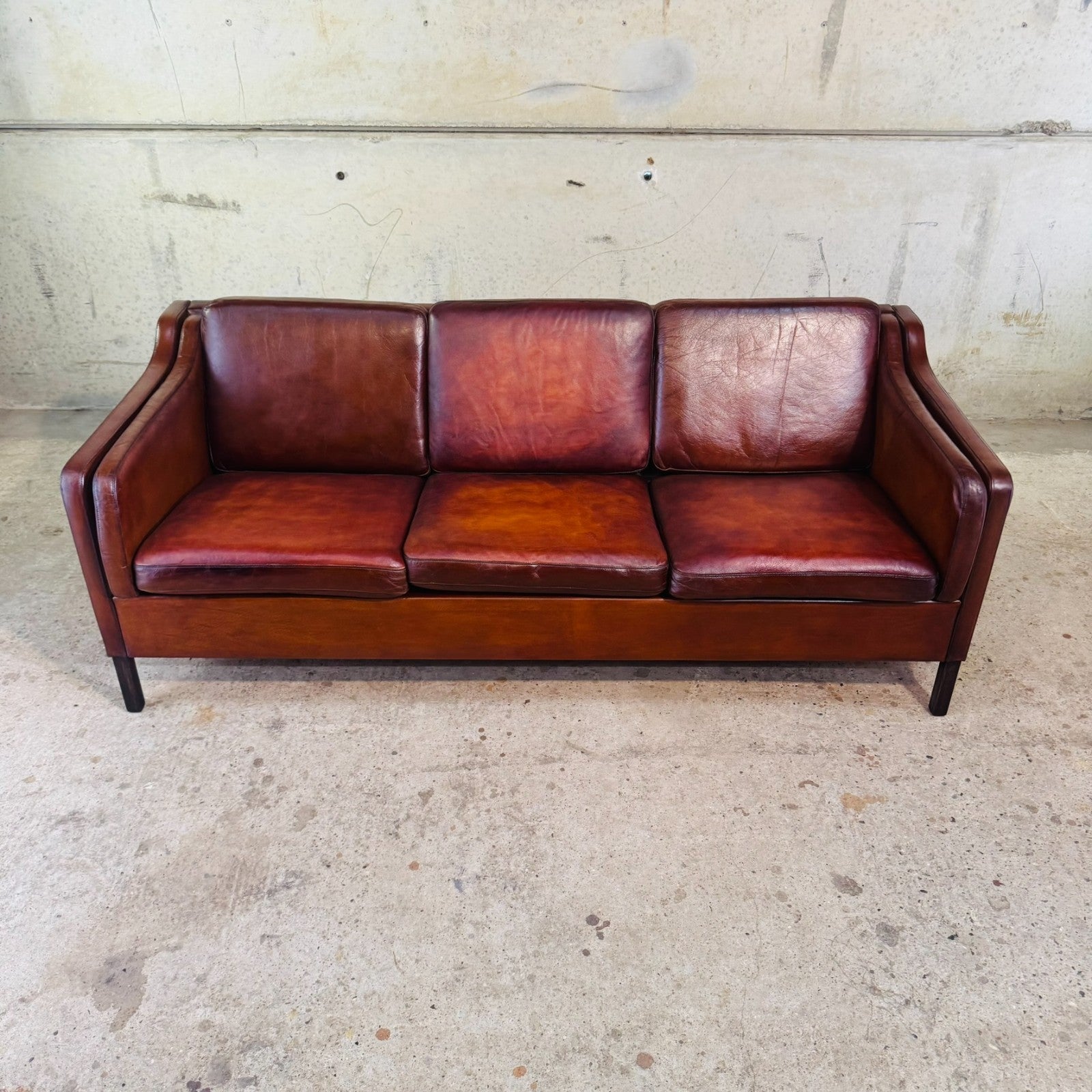 Danish Vintage 1970s Three-Seater Cognac Leather Sofa – Elegant Design