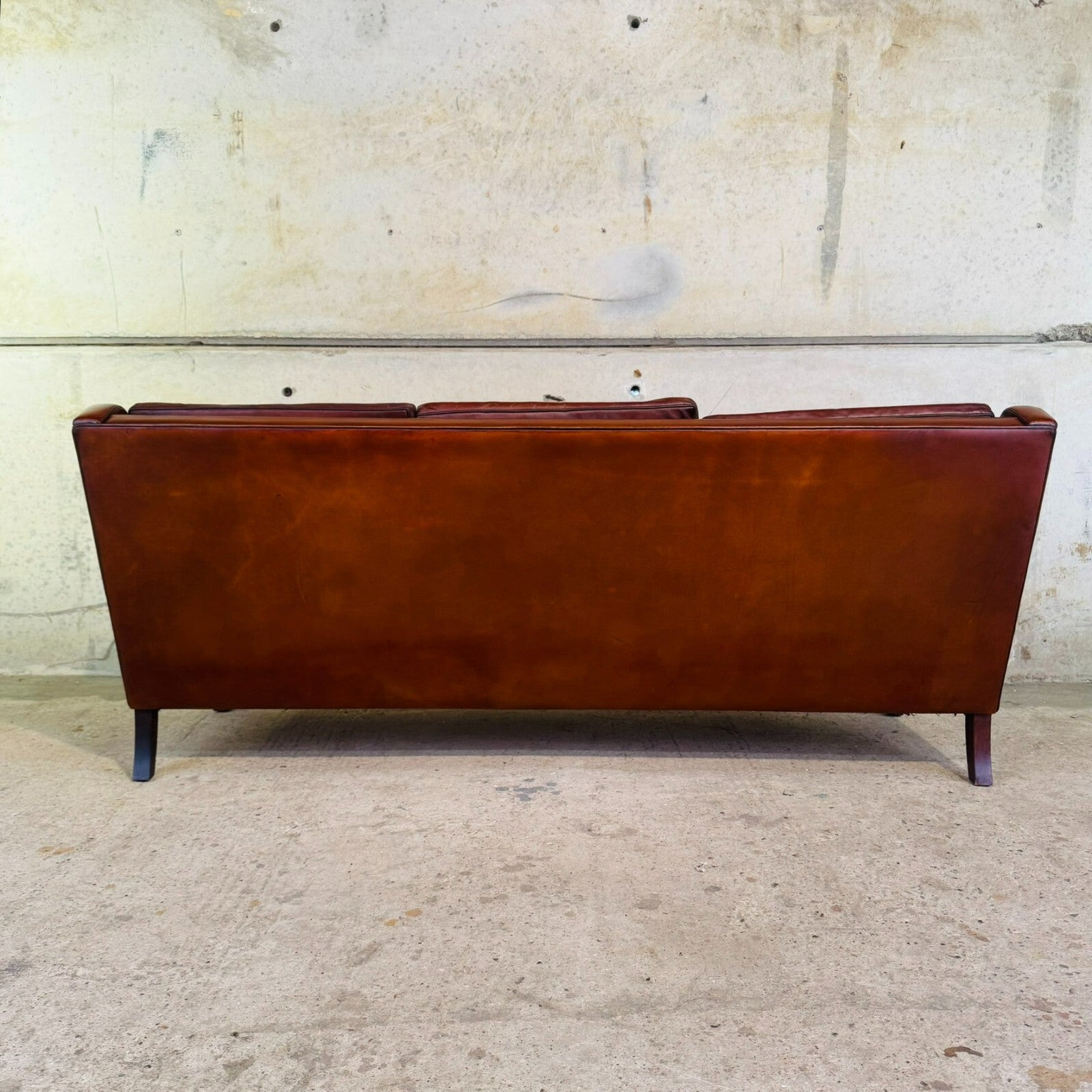 Elegant Vintage Danish 1970s Mogens Hansen Three-Seater Tan Leather Sofa