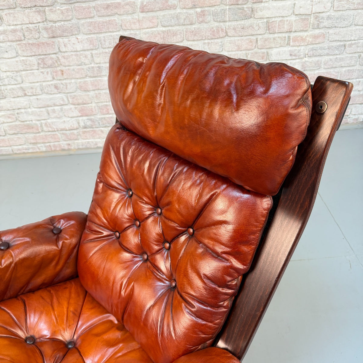1970s Vintage Scandinavian Cognac Leather Cantilever Armchair Bentwood Frame