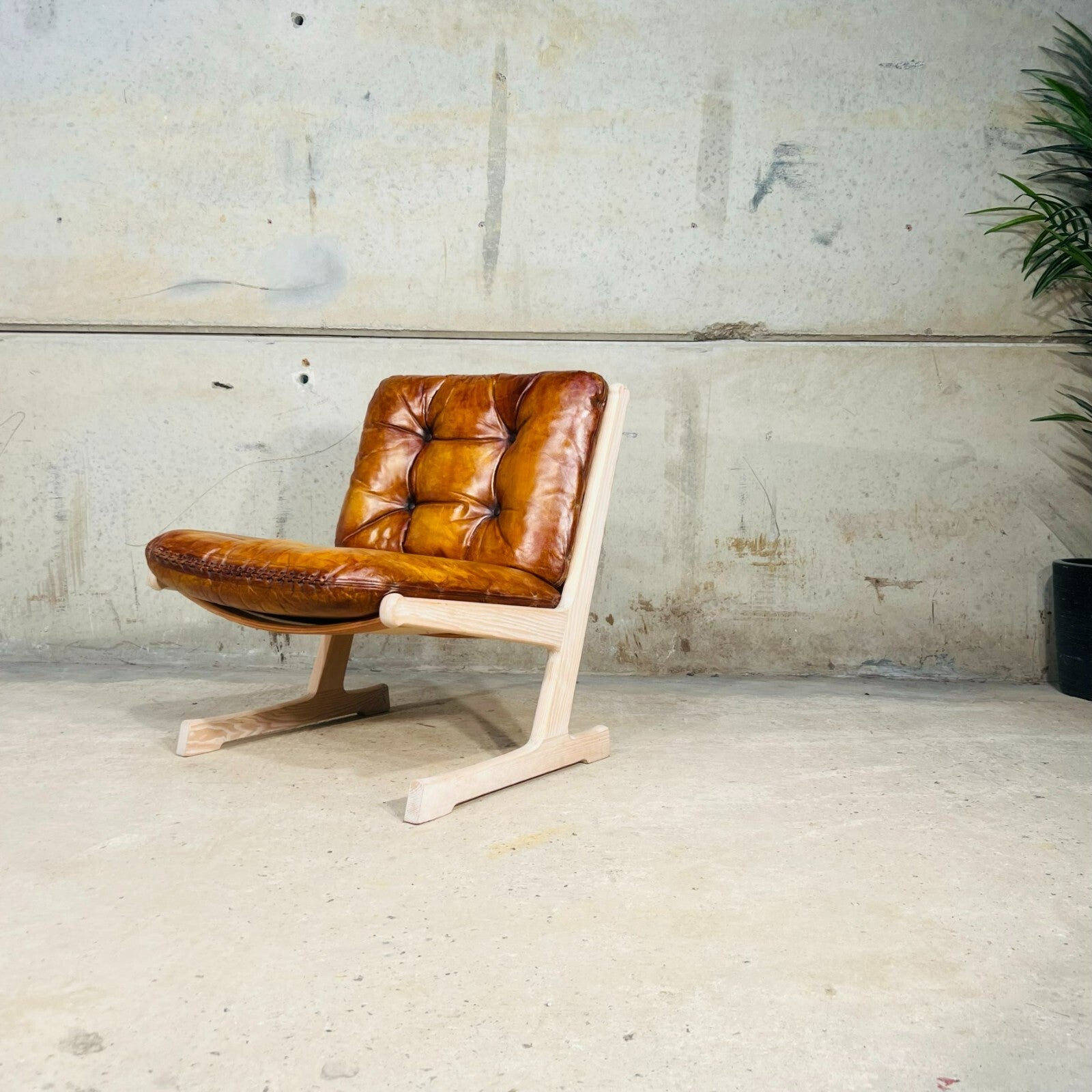 Super Stylish Danish Vintage Cado Lounge Chair Light Beech and Tan Leather