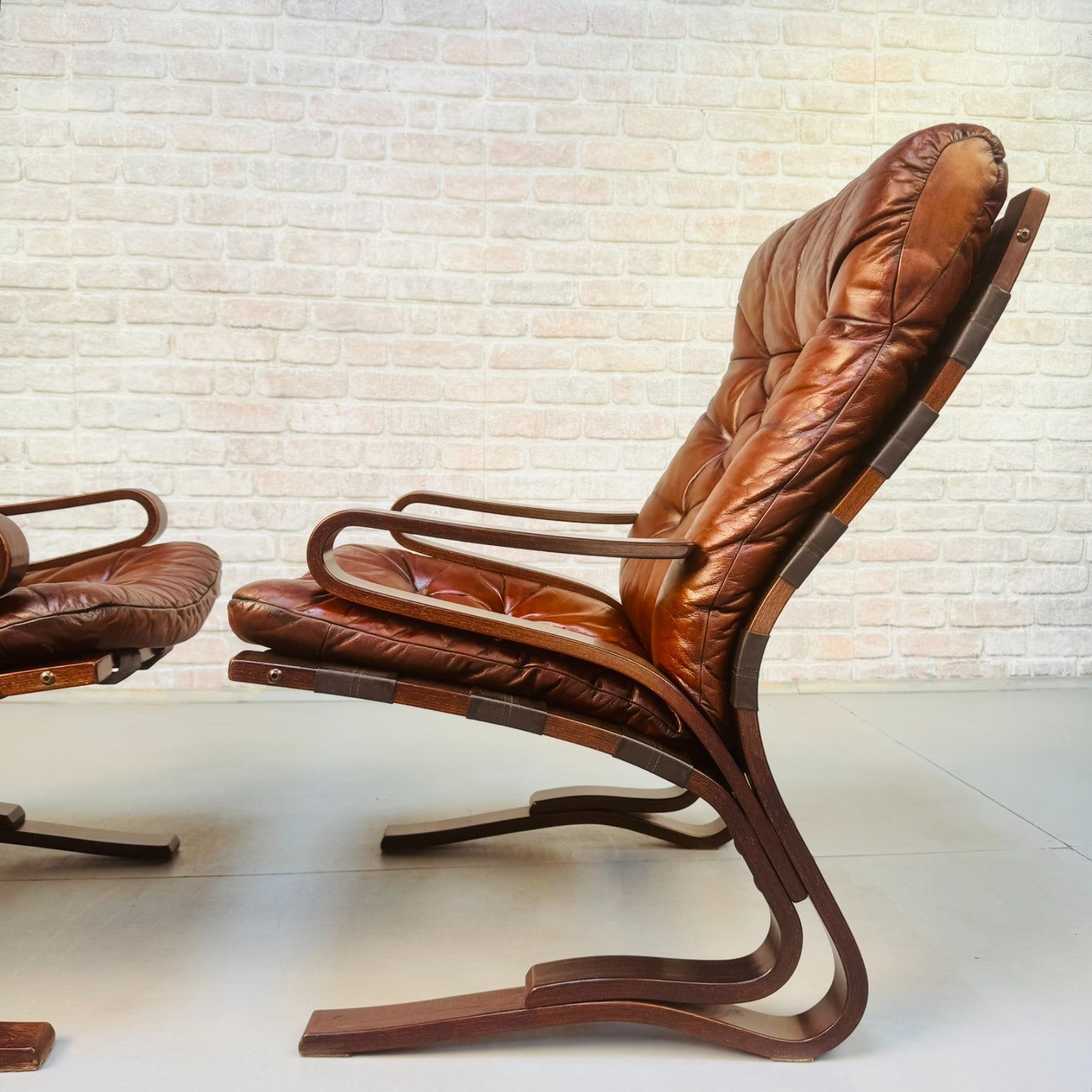 Pair of Vintage 1970s Norwegian Kengu Lounge Chairs by Rybo Rykken