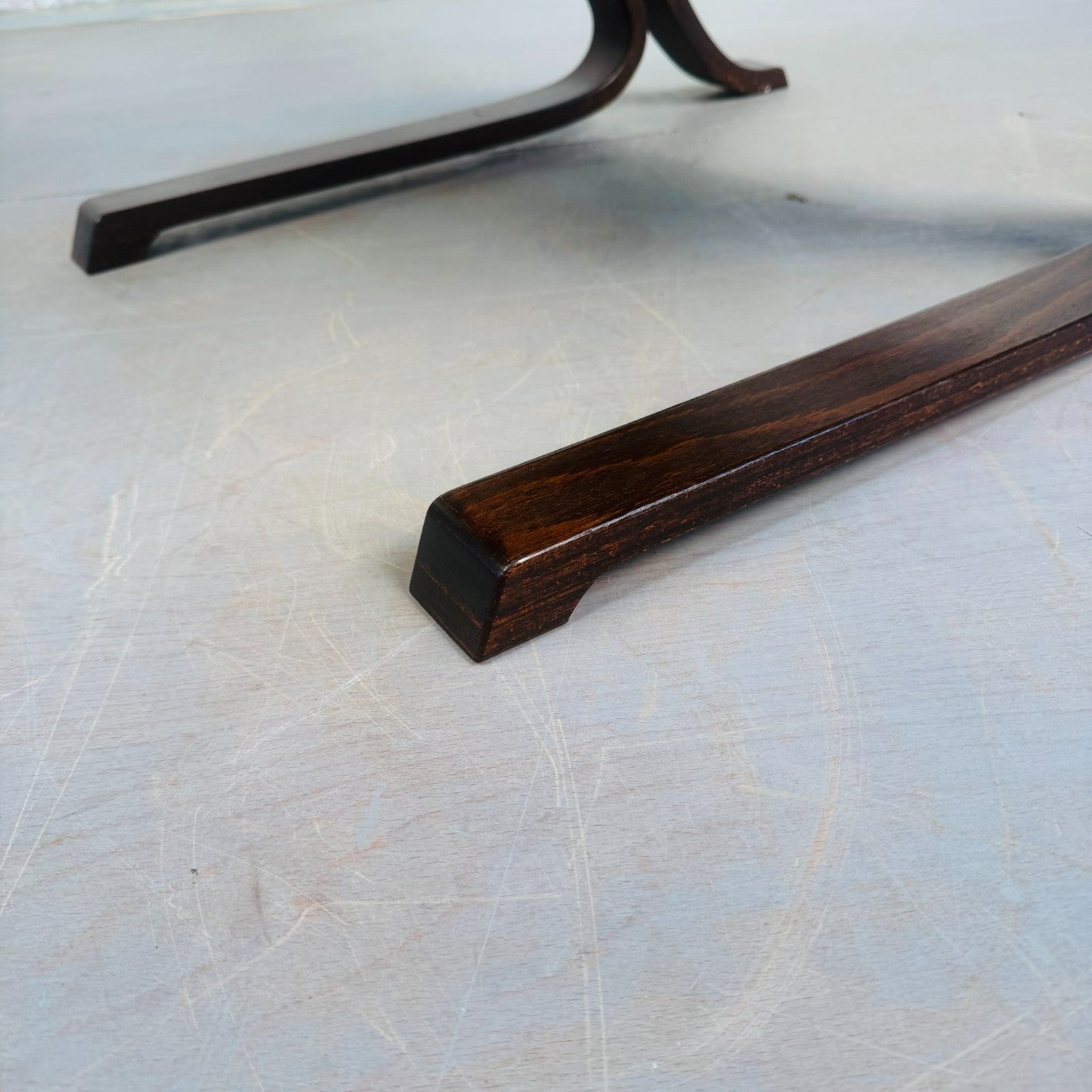 Vintage Danish Brown Leather Cantilever Chair – Sleek Design & Rich Patina