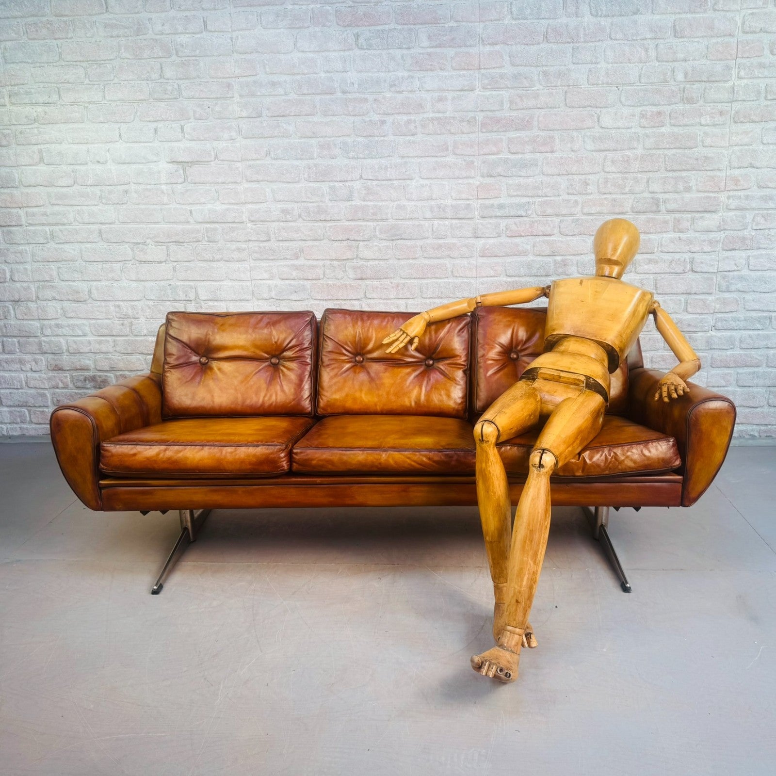 Vintage 1970s Svend Skipper Tan Leather 3 Seater Sofa Chrome Ski Legs