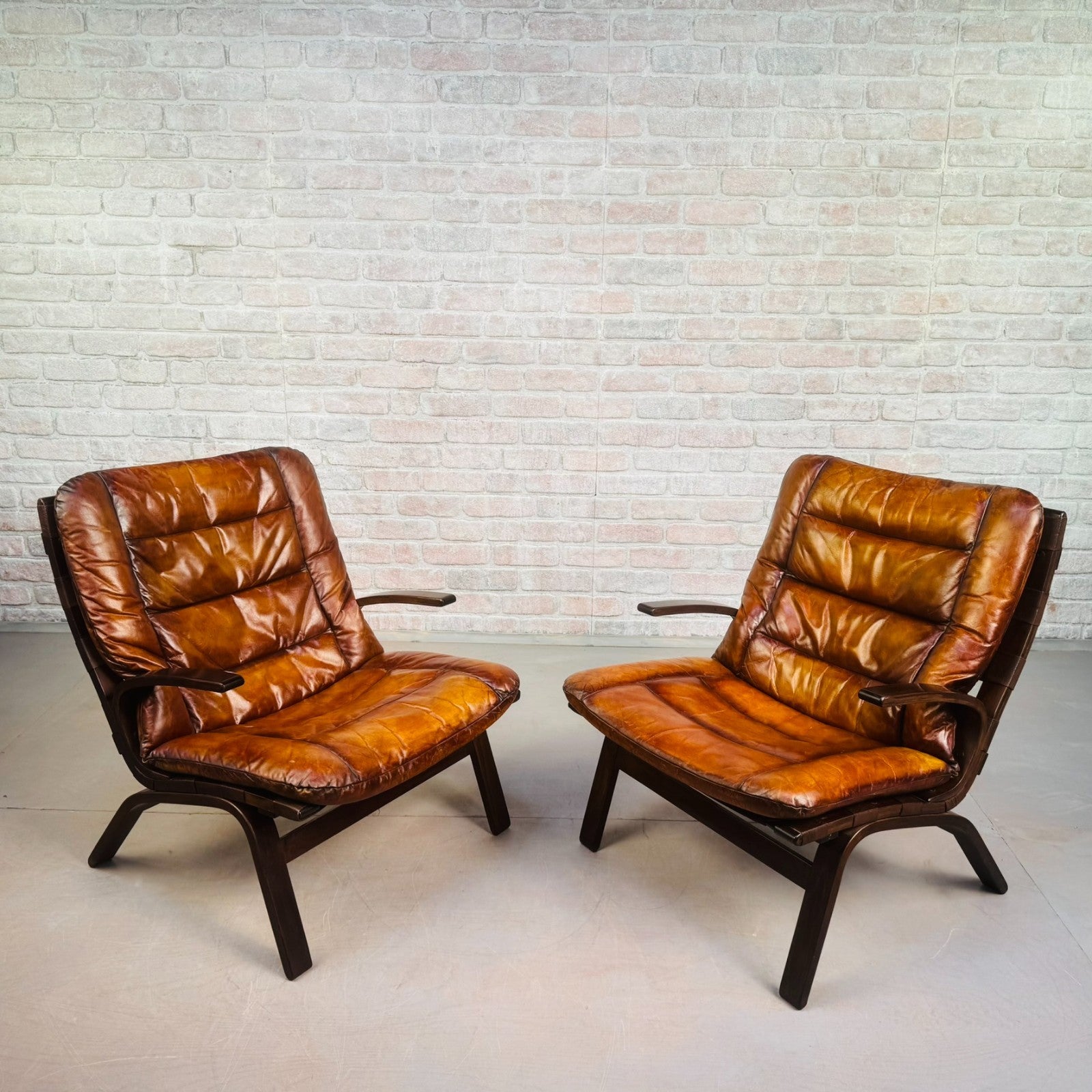 Mid Century Danish Farstrup Mobler Tan Leather Armchairs Pair Bentwood Miljø