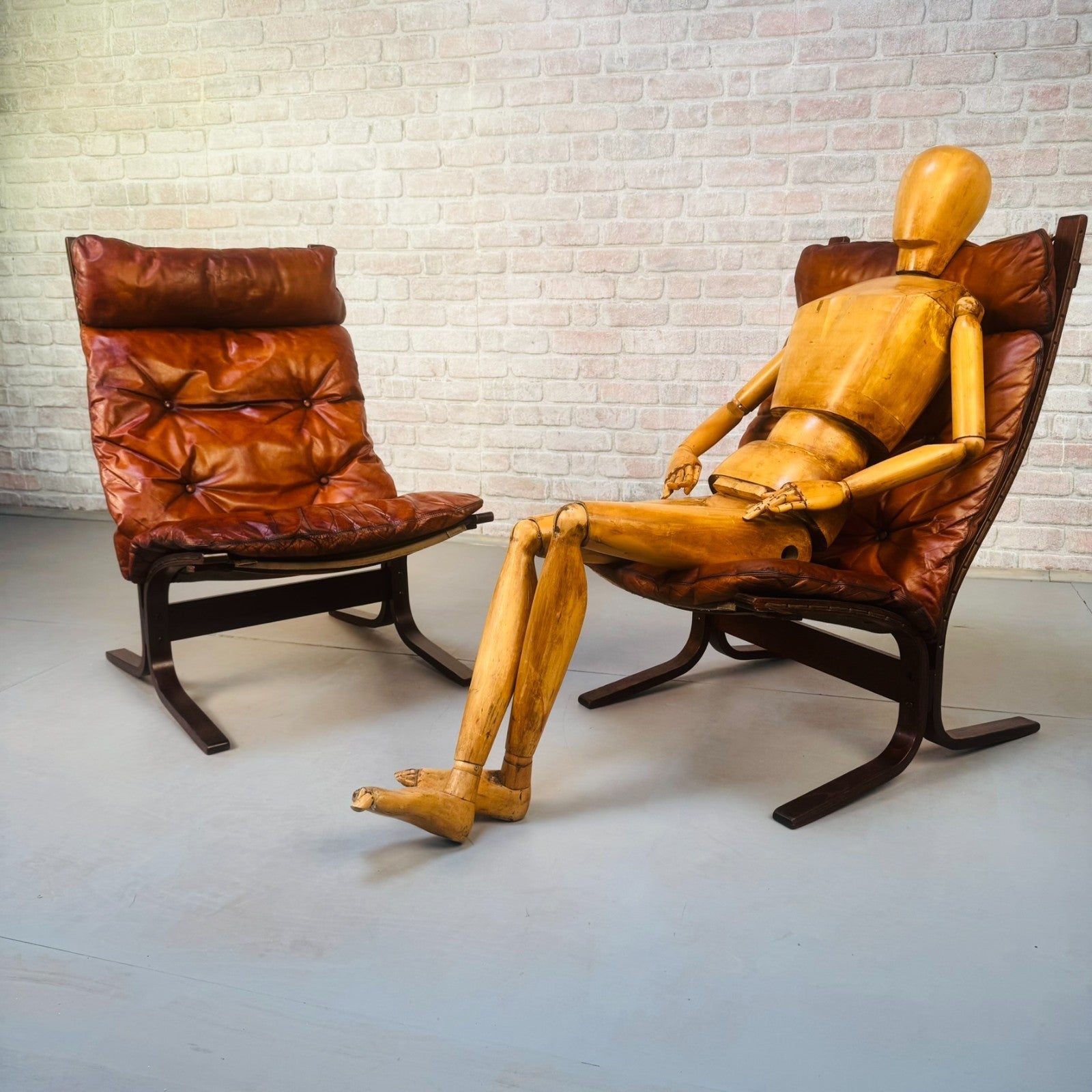 Pair of 1970s Westnofa Siesta High Back Lounge Chairs by Ingmar Relling