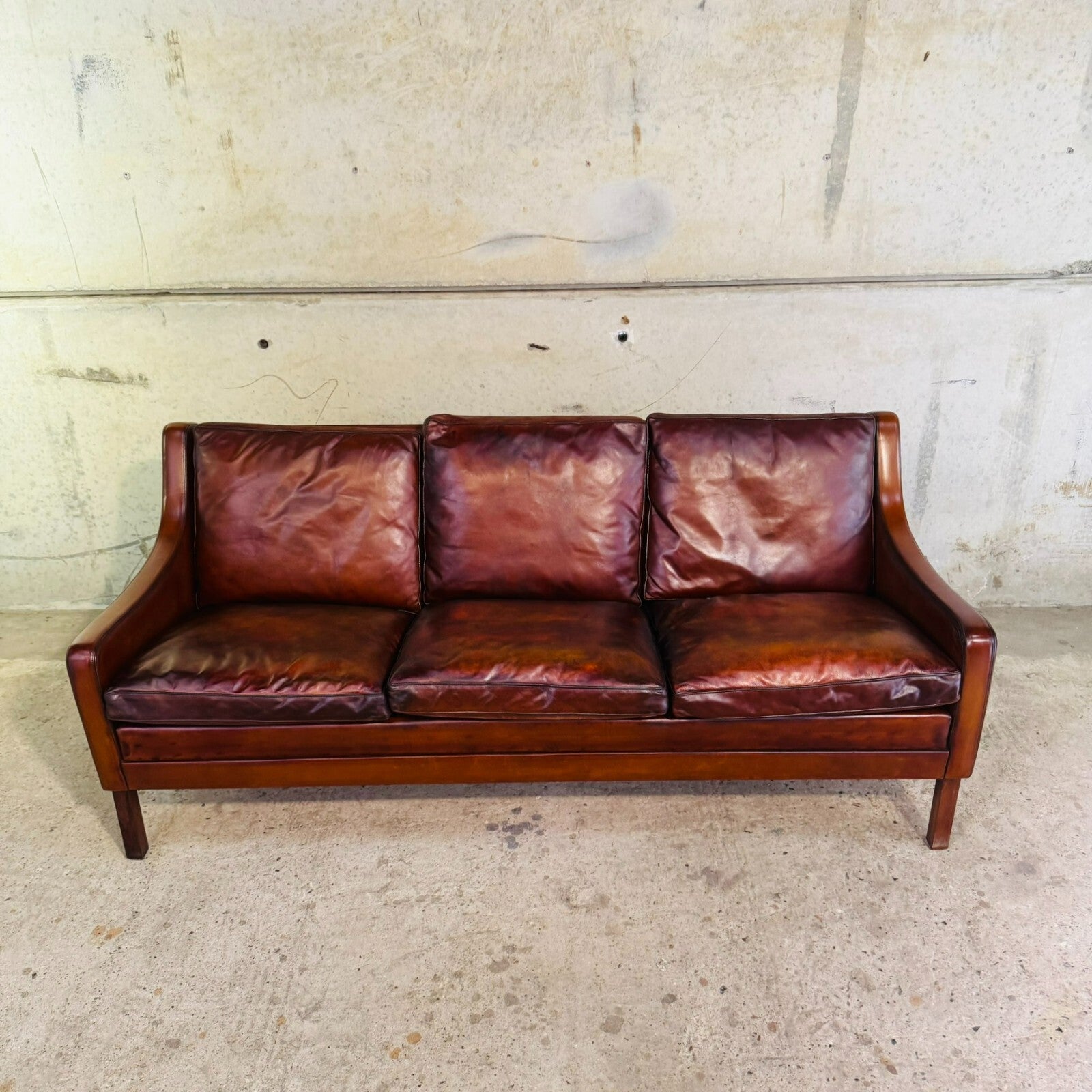 Elegant Vintage Danish 1970s Mogens Hansen Three-Seater Tan Leather Sofa