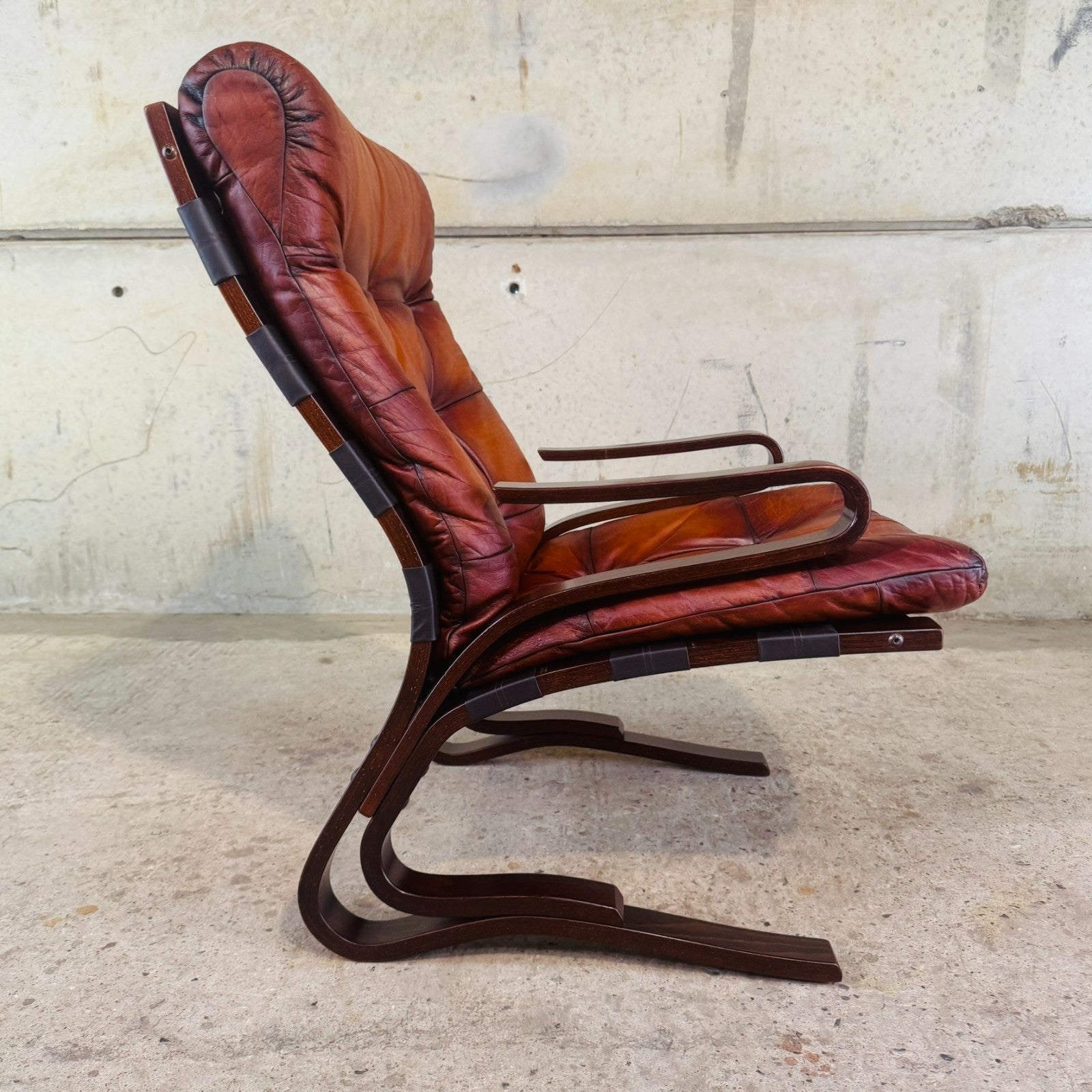 Norwegian Hove Møbler 'Skyline' Lounge Chair  & Footstool – 1970s Leather