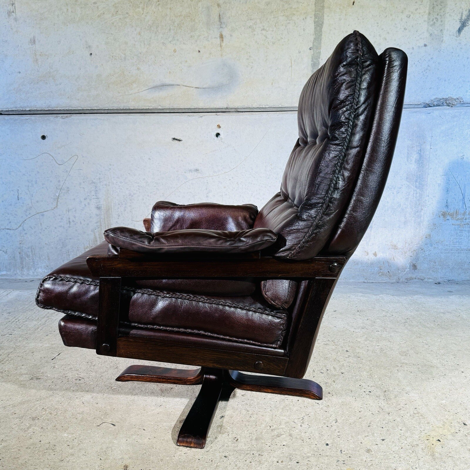 1 Of 2 Beautiful 70s Vintage Danish Chestnut Leather Swivel Chair