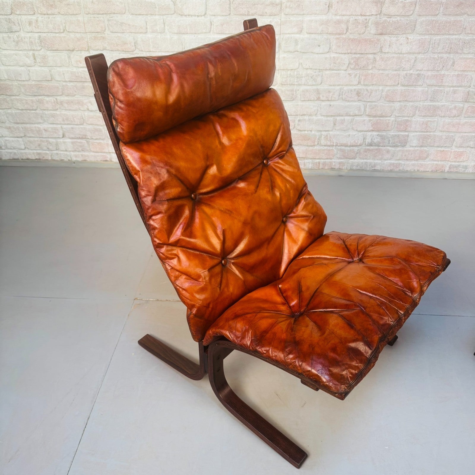 Pair of 1970s Westnofa Siesta High Back Lounge Chairs by Ingmar Relling