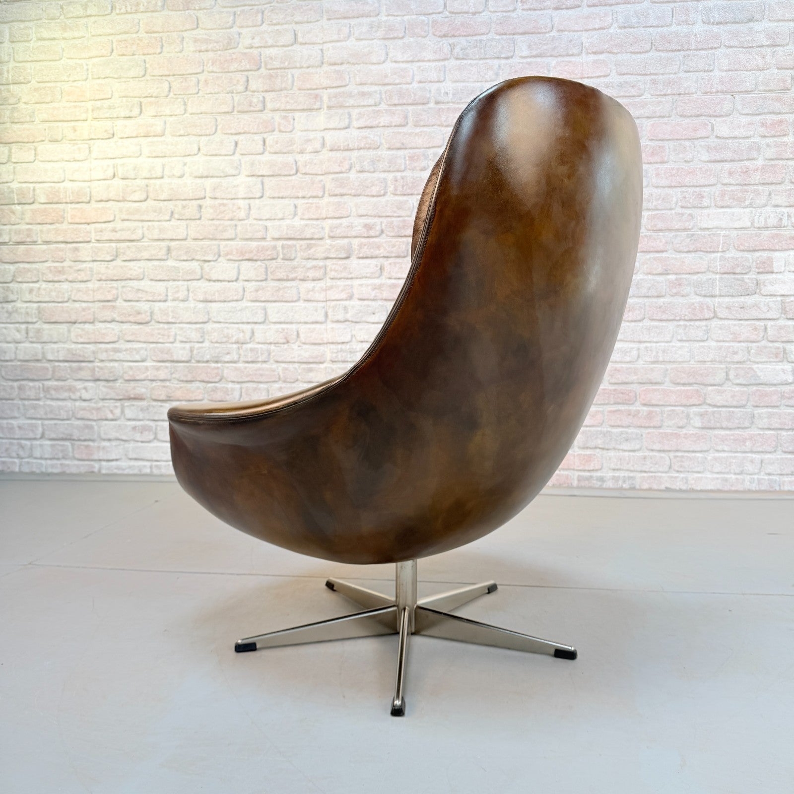 Vintage H.W. Klein for Bramin Swivel Tan Hand-Dyed Leather Egg Chair