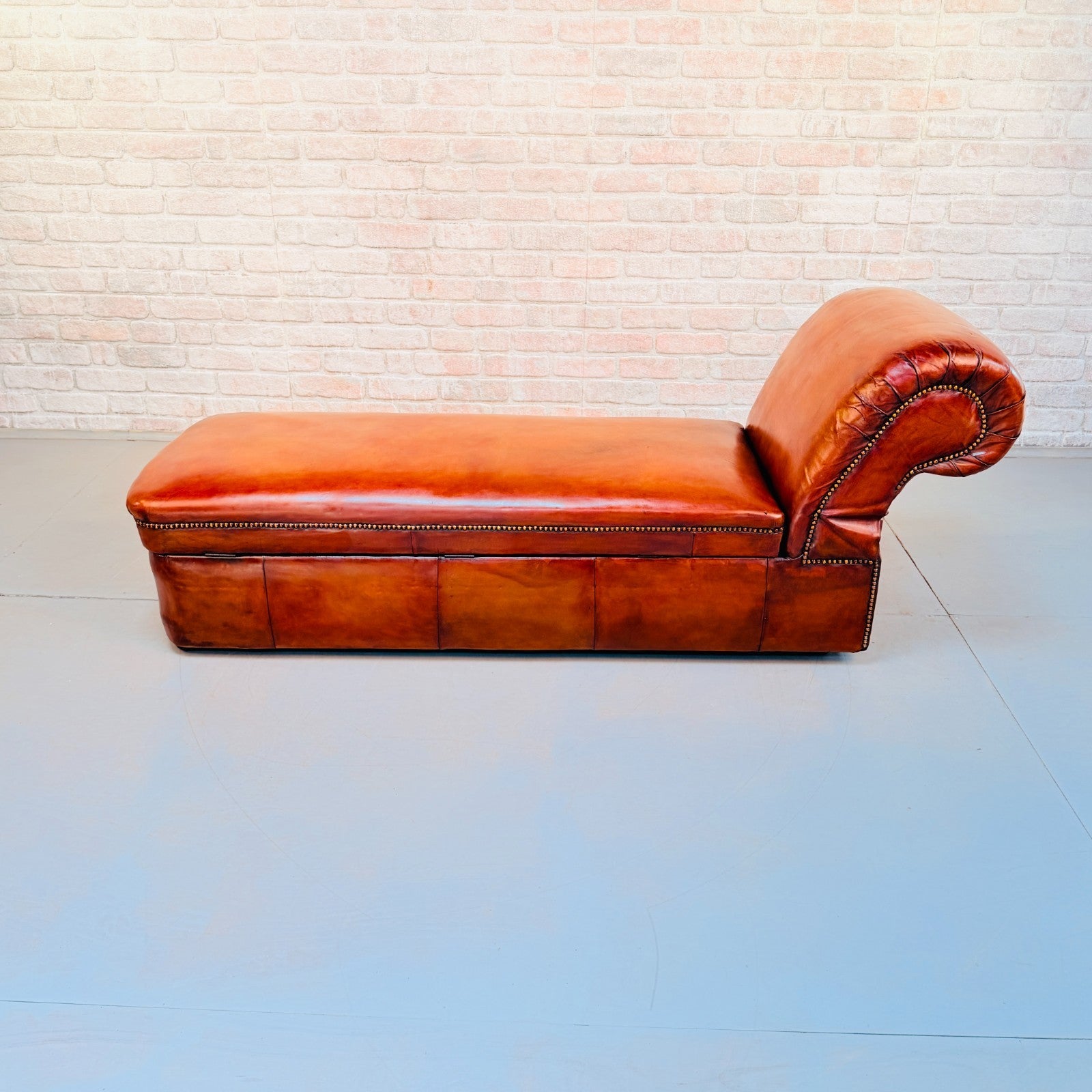1920s Tan Leather Chaise Lounge Reclining Headrest Blanket Box Antique