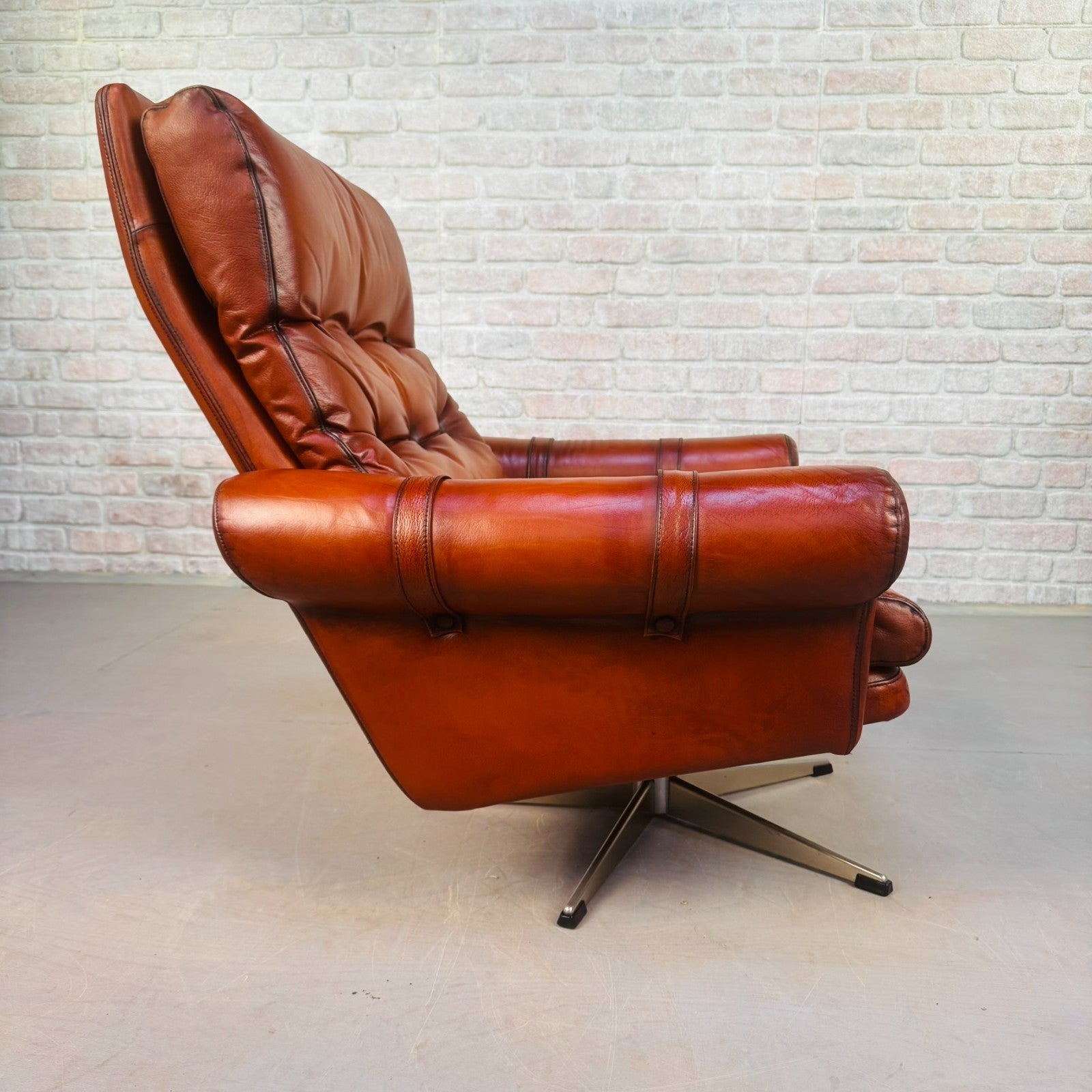 Mid-Century Danish Leather Swivel Armchair – Hand-Dyed Cognac Colour