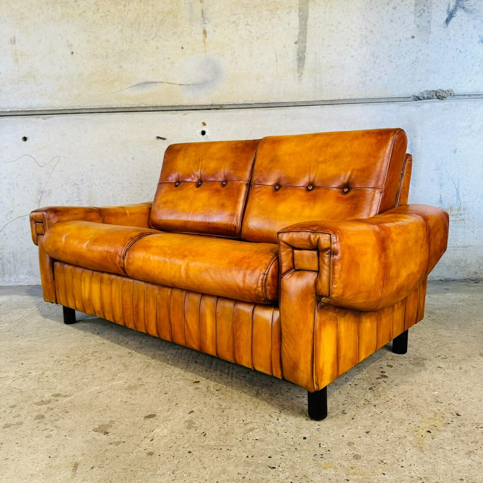 Vintage 1970s Danish Two-Seater Light Tan Leather Sofa – Timeless Design
