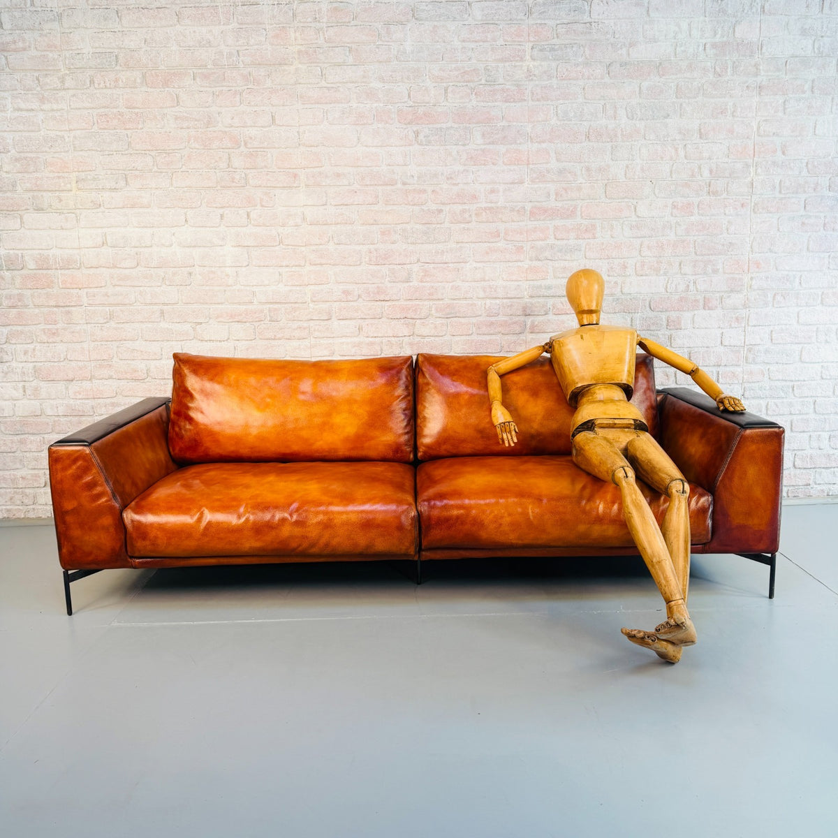 Vintage Arflex Italian Hand Dyed Tan Leather Large 3/4 Seater Sofa