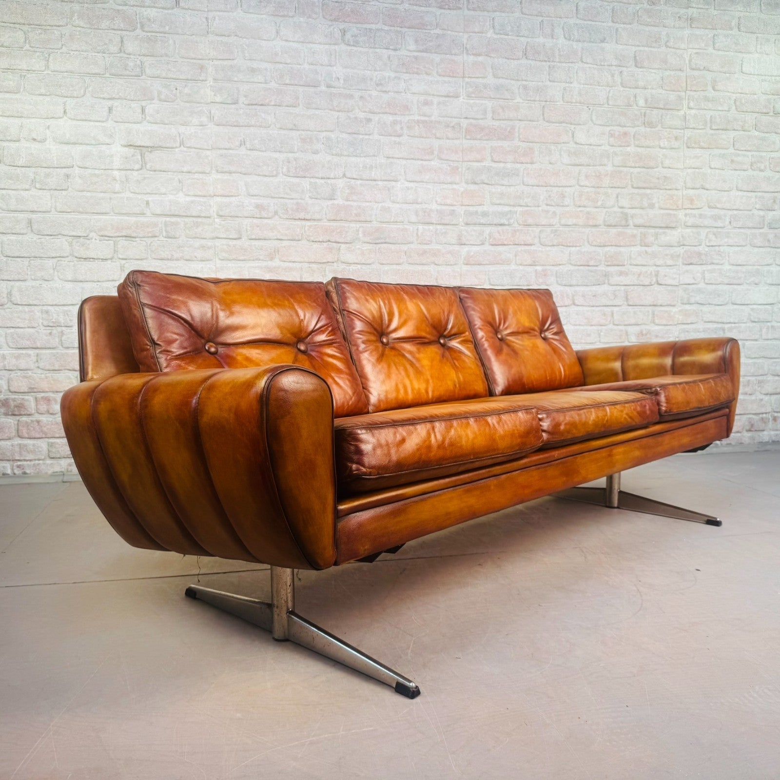 Vintage 1970s Svend Skipper Tan Leather 3 Seater Sofa Chrome Ski Legs