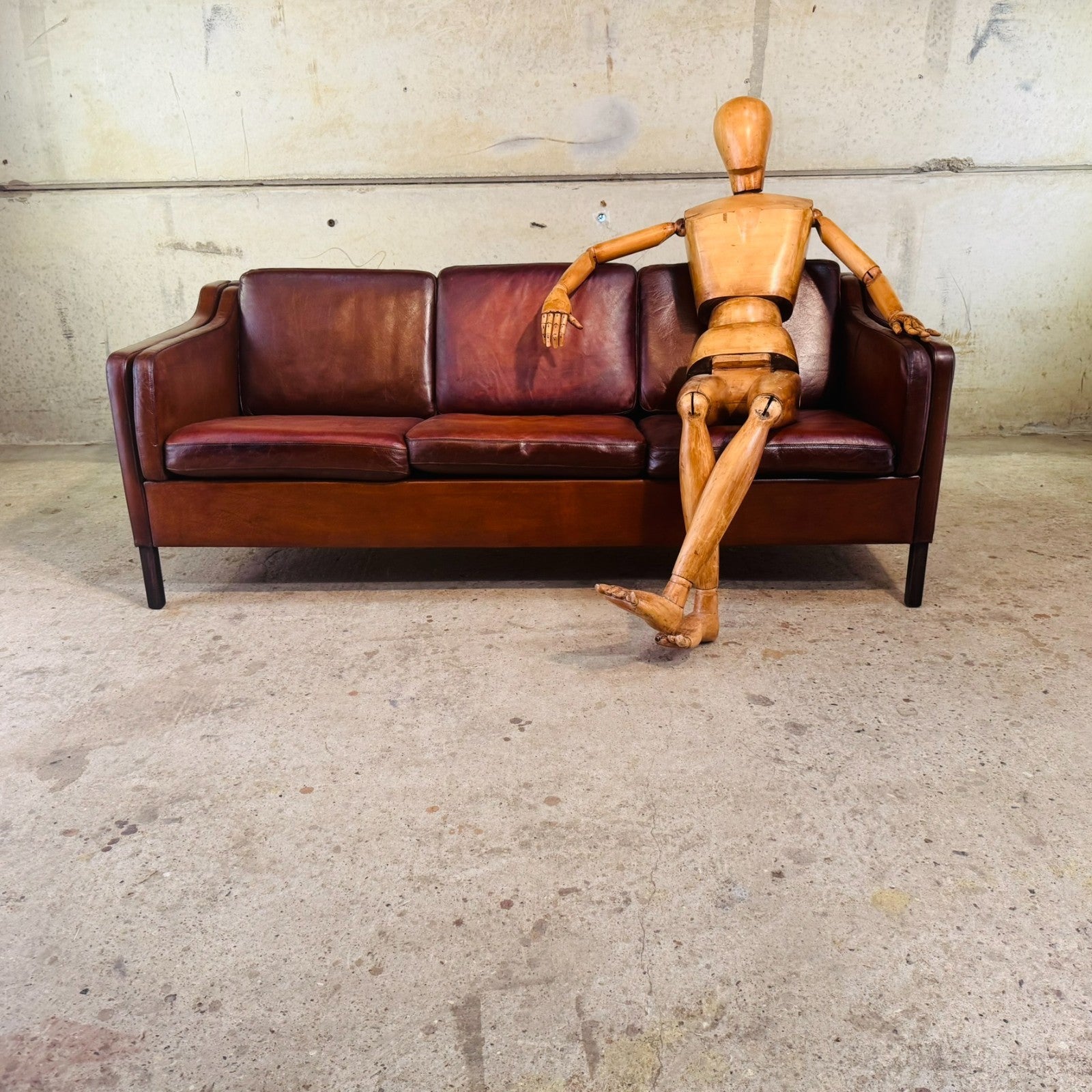 Danish Vintage 1970s Three-Seater Cognac Leather Sofa – Elegant Design