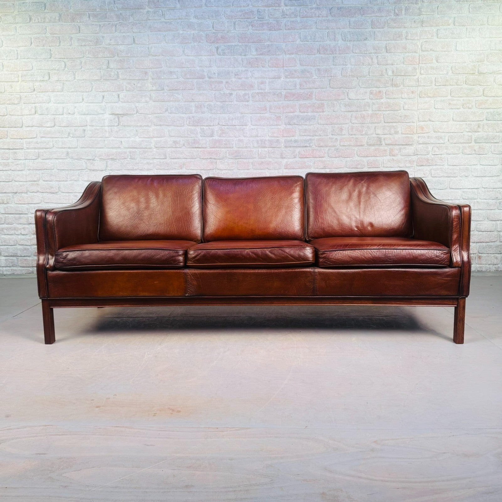 1970s Vintage Danish Dark Tan Leather Three Seater Sofa – Sleek Design