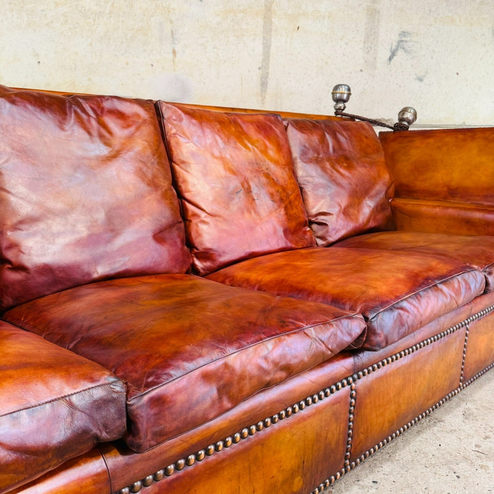 Stunning 1930s Knole Drop-End Large Four-Seater Tan Leather Sofa