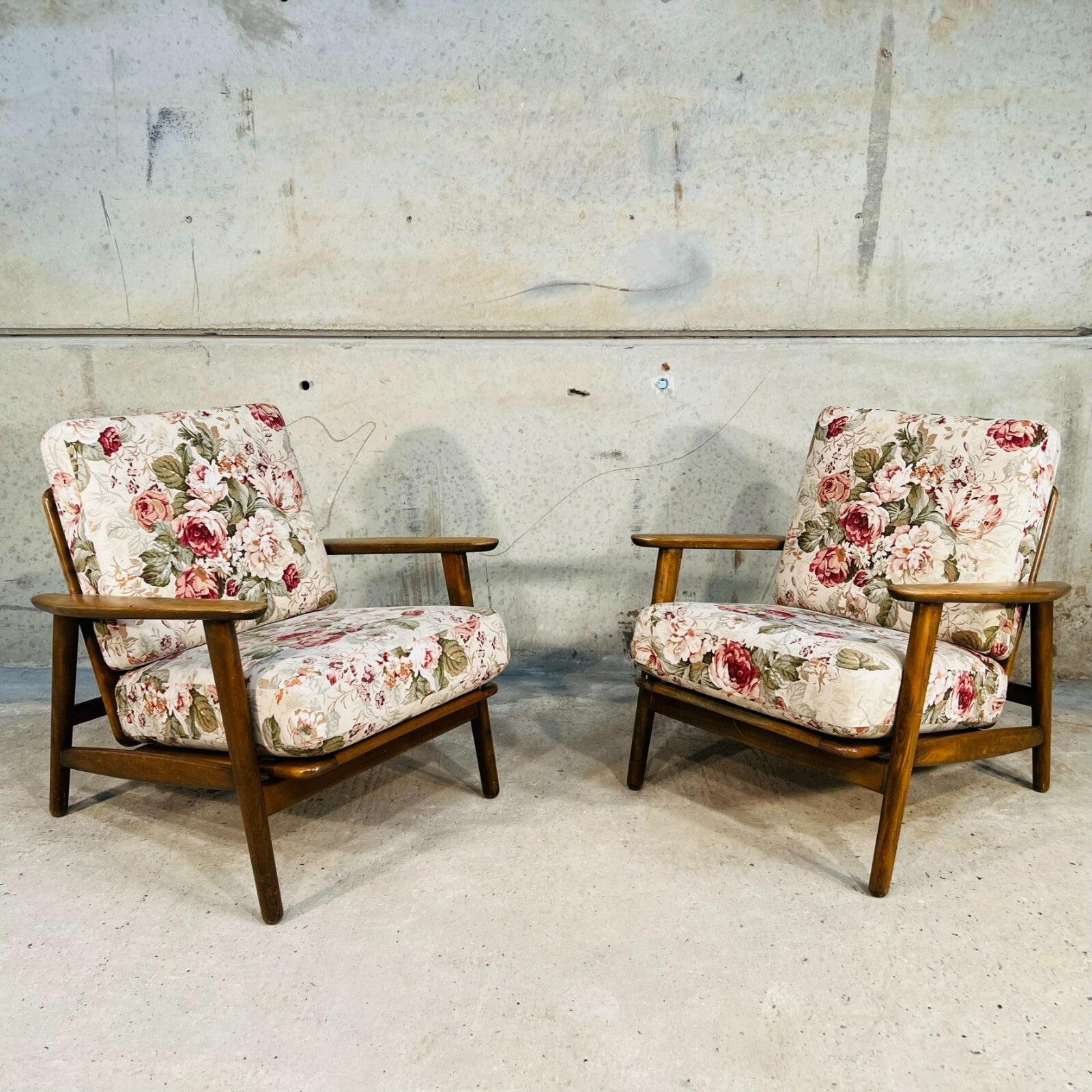 Original Danish 60s Hans Wegner GE-240 Sofa and Pair of Armchairs Suite