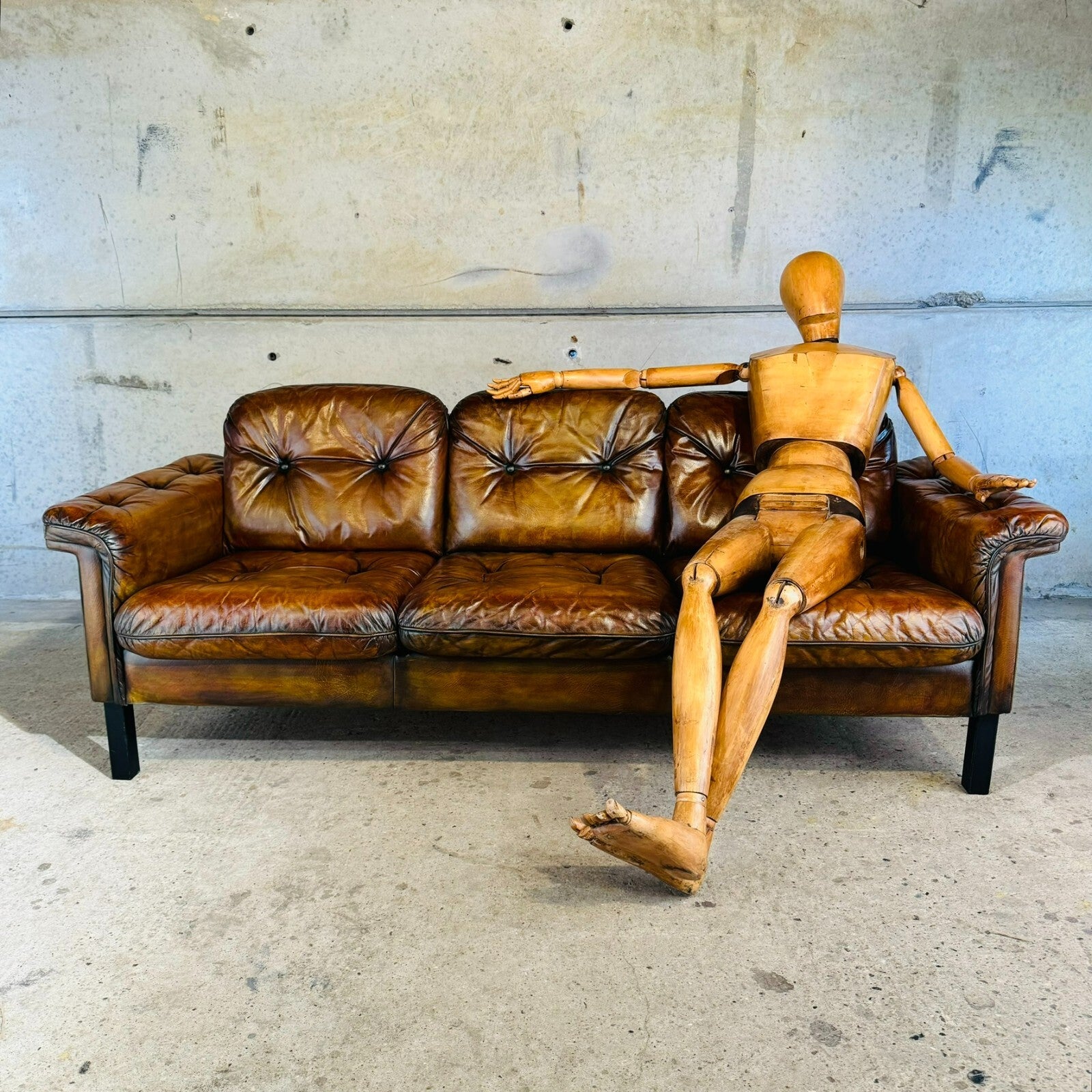 Fantastic 1970s Swedish Tan Leather Three-Seater Sofa – Stylish Comfortable