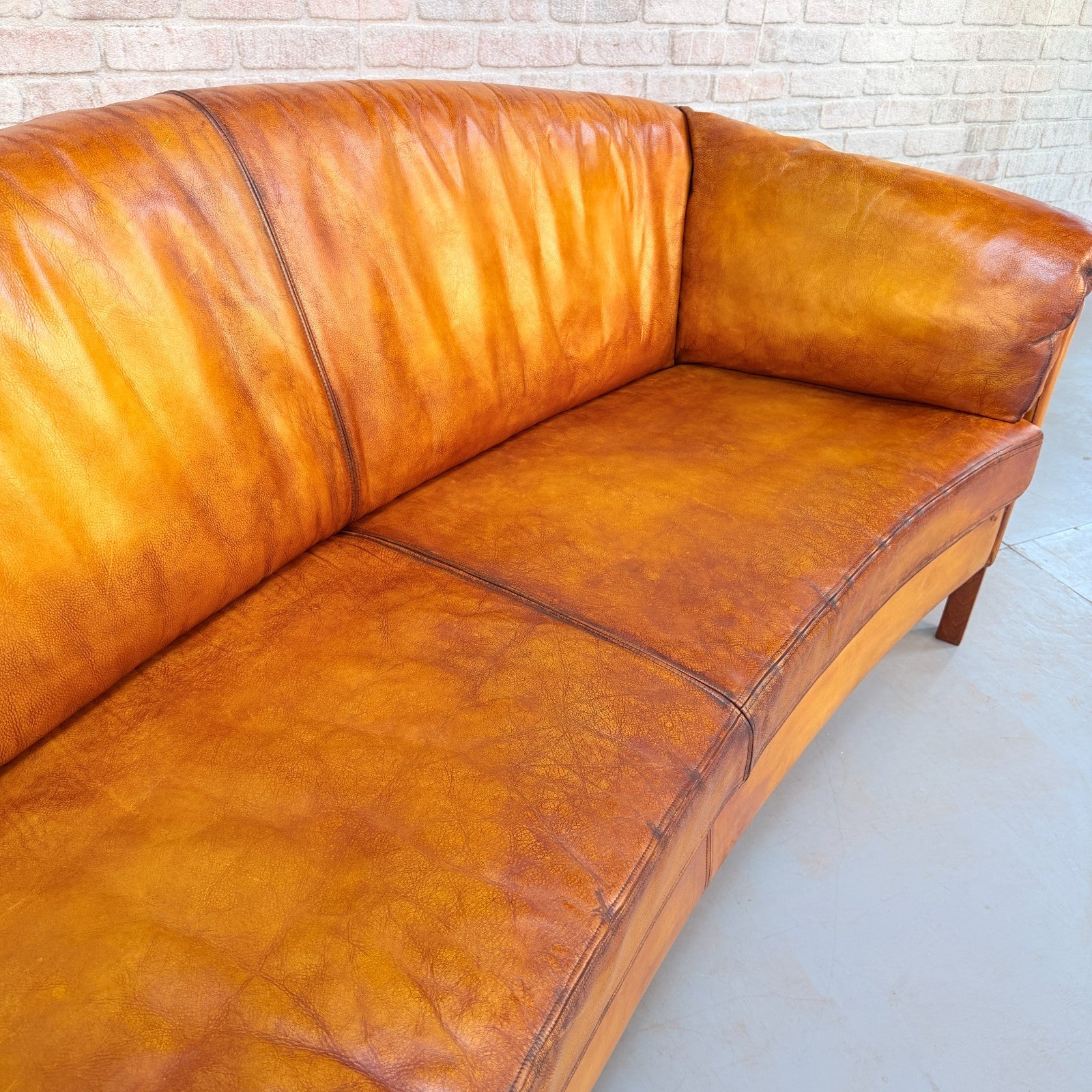Vintage Mogens Hansen Danish Light Tan Leather 2.5 Seater Sofa Patina