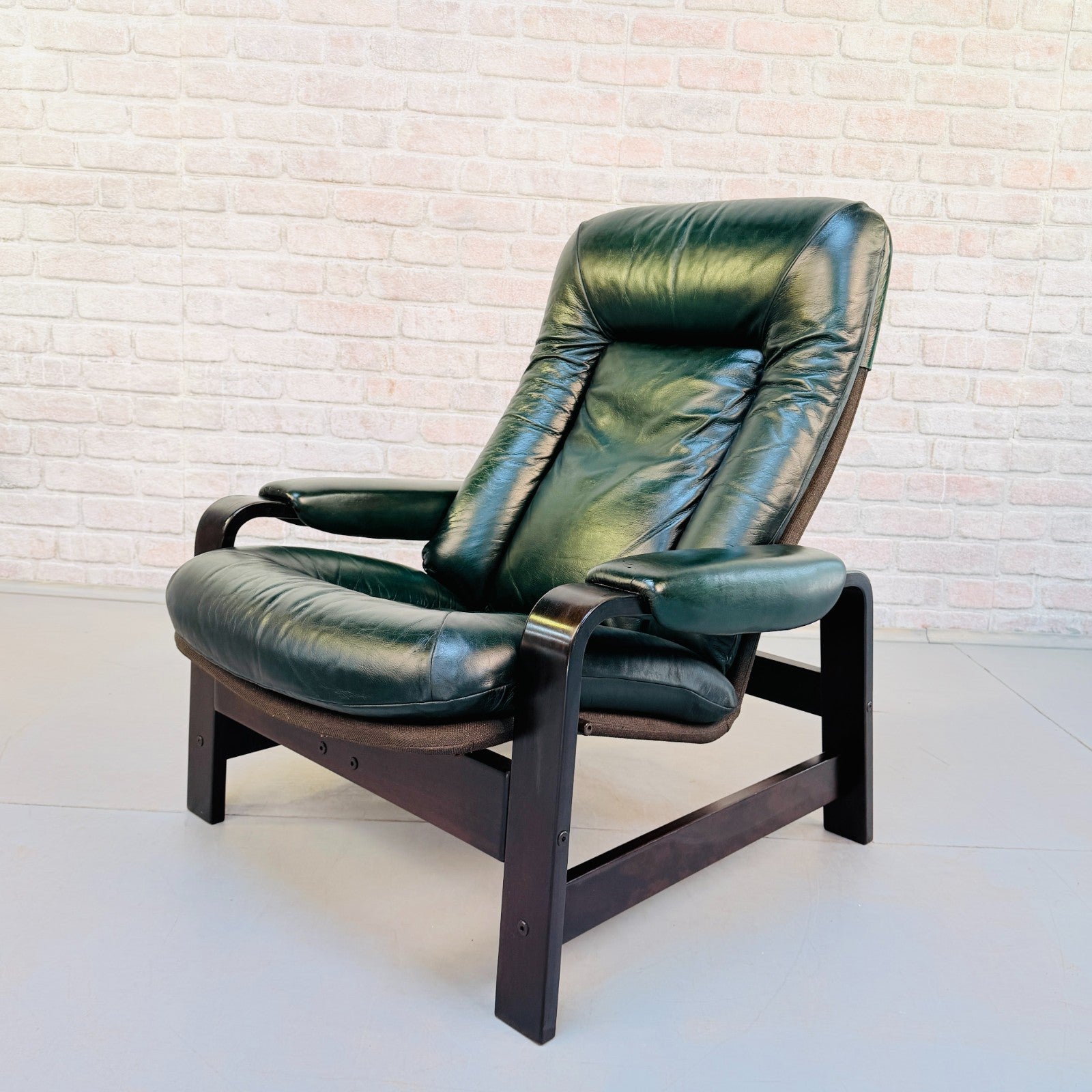 Vintage Ekornes Dark Green Leather Reclining Armchair Scandinavian Lounge Chair