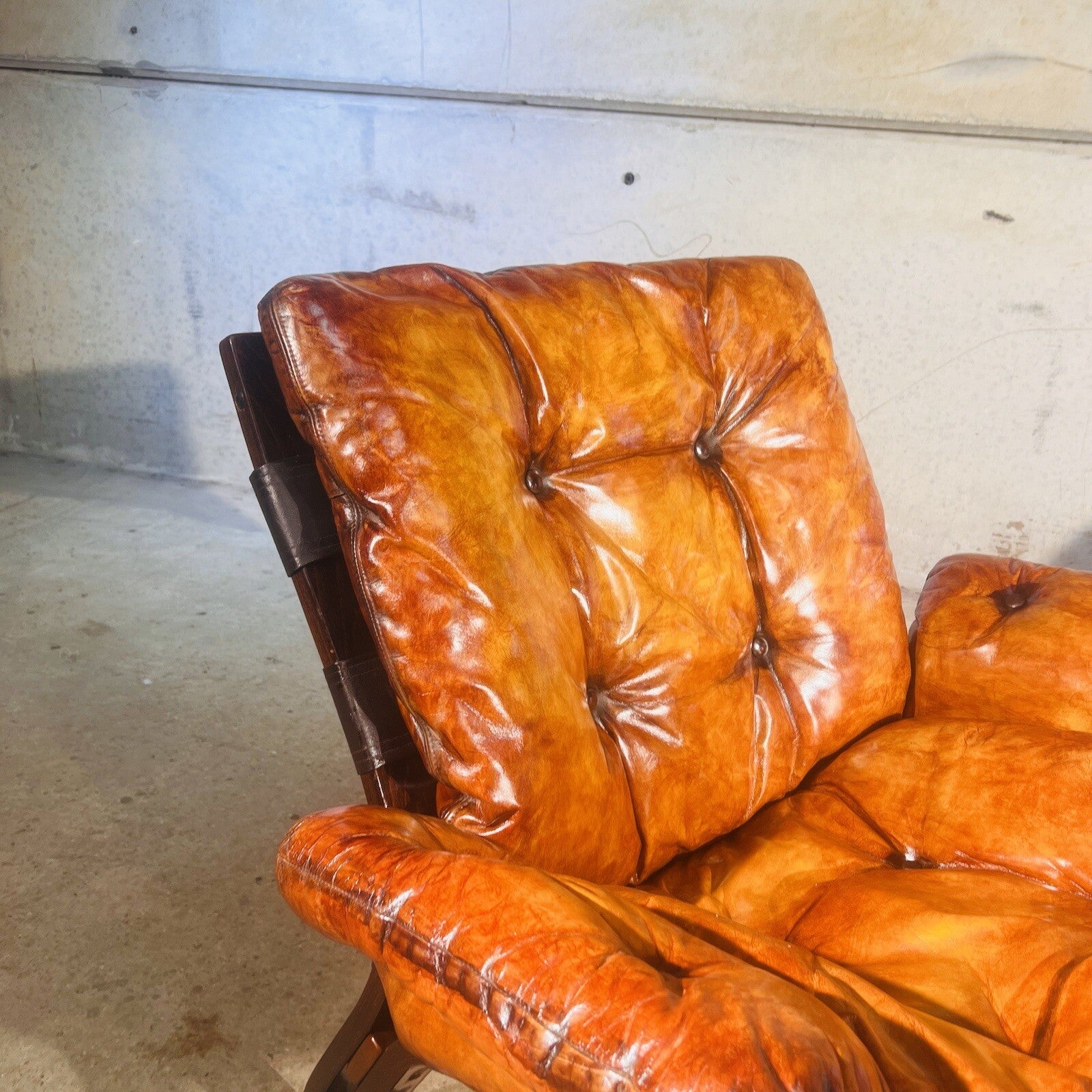 Pair of Vintage Norwegian Mid C Tan Leather Armchairs by Oddvin Rykke