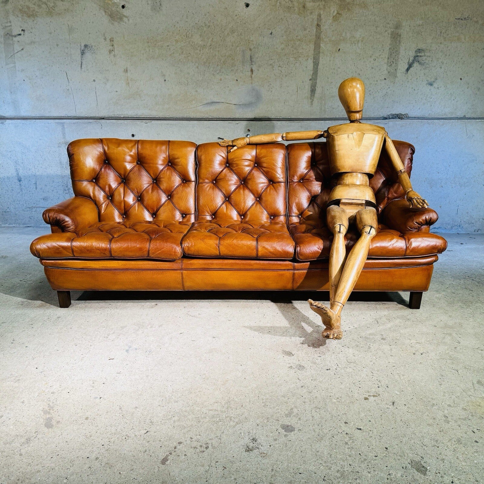Exceptional Three-Seater “Jupiter Tan Leather Sofa by Arne Norell Sweden