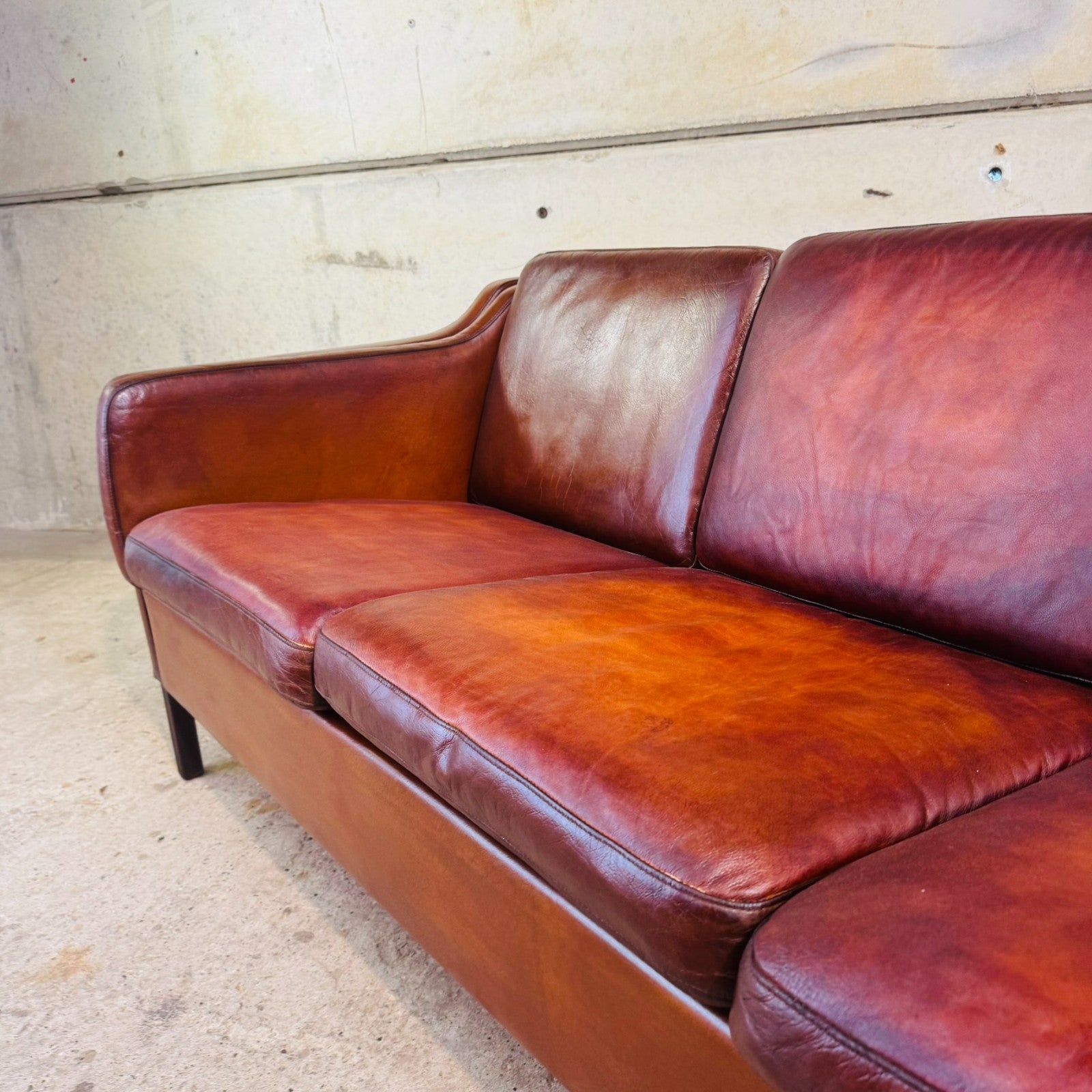 Danish Vintage 1970s Three-Seater Cognac Leather Sofa – Elegant Design