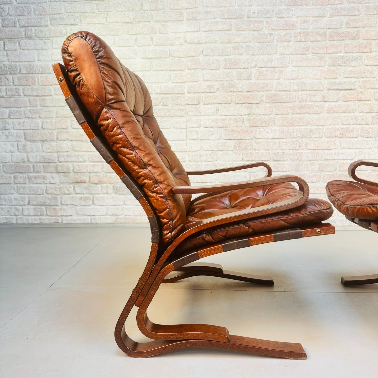 Pair of Vintage 1970s Norwegian Kengu Lounge Chairs by Rybo Rykken