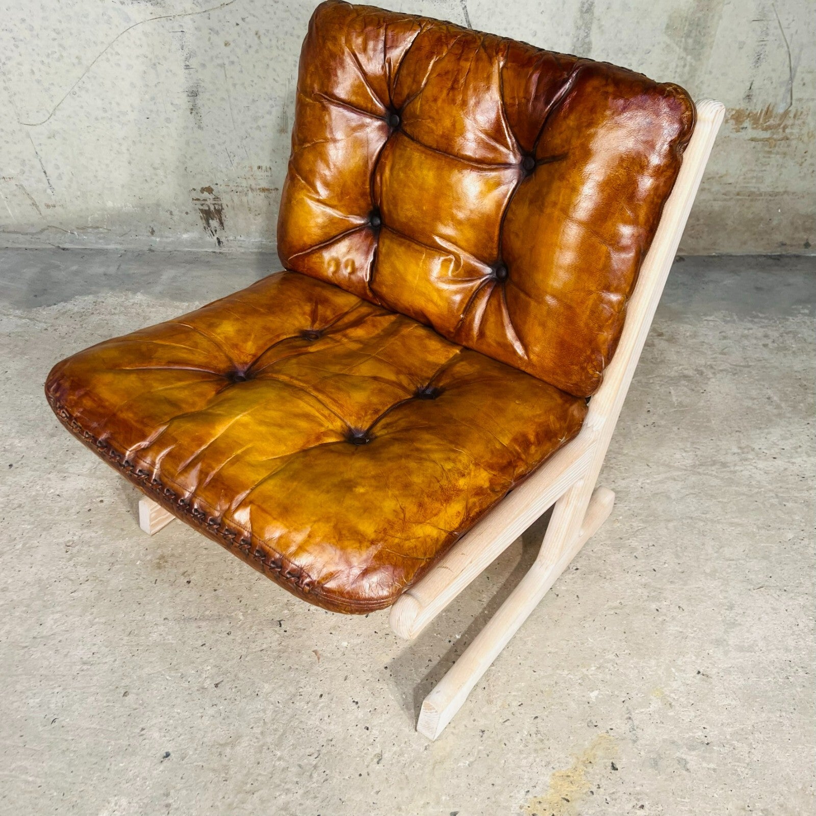 Super Stylish Danish Vintage Cado Lounge Chair Light Beech and Tan Leather