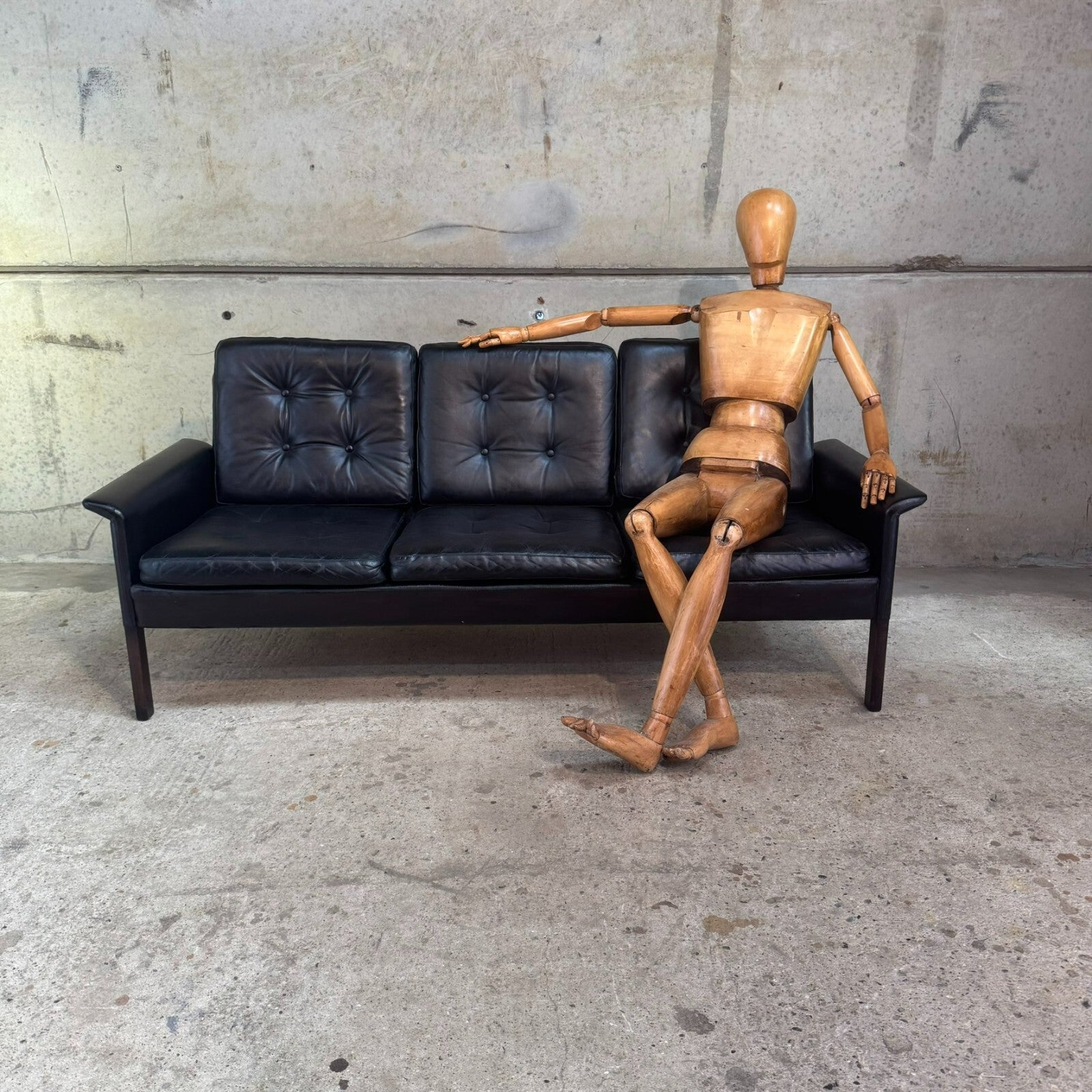 Danish 1970s Black Leather Three-Seater Sofa by Hans Olsen – Sleek Design