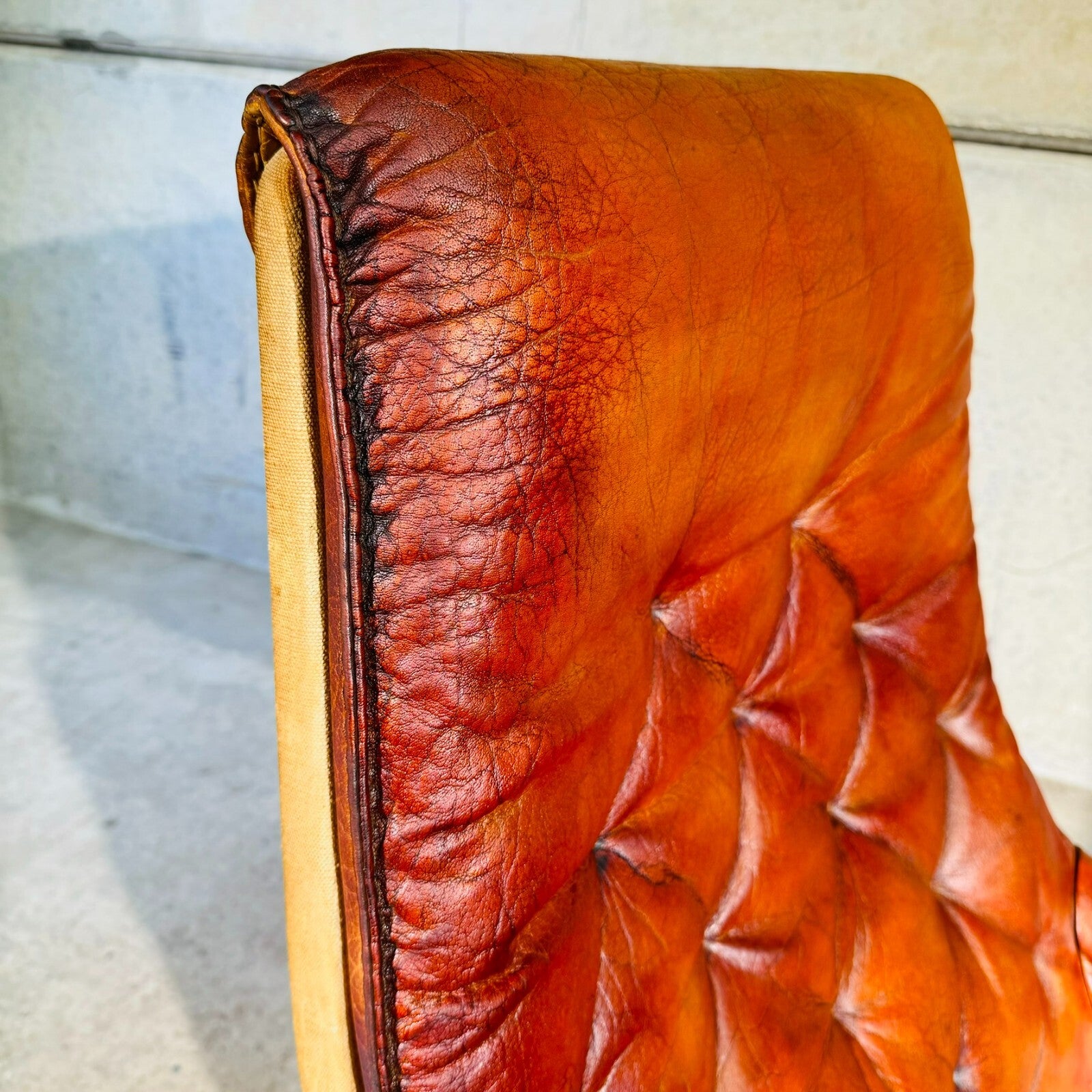 Pair of 1960s Scandinavian High Back Leather Swivel Chairs by Berg #A318