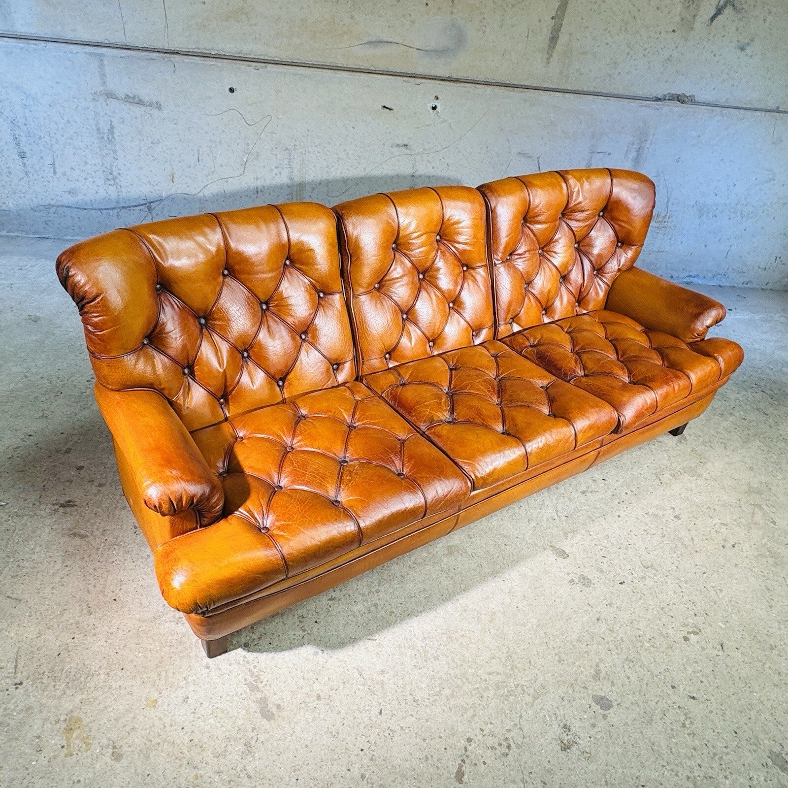 Exceptional Three-Seater “Jupiter Tan Leather Sofa by Arne Norell Sweden