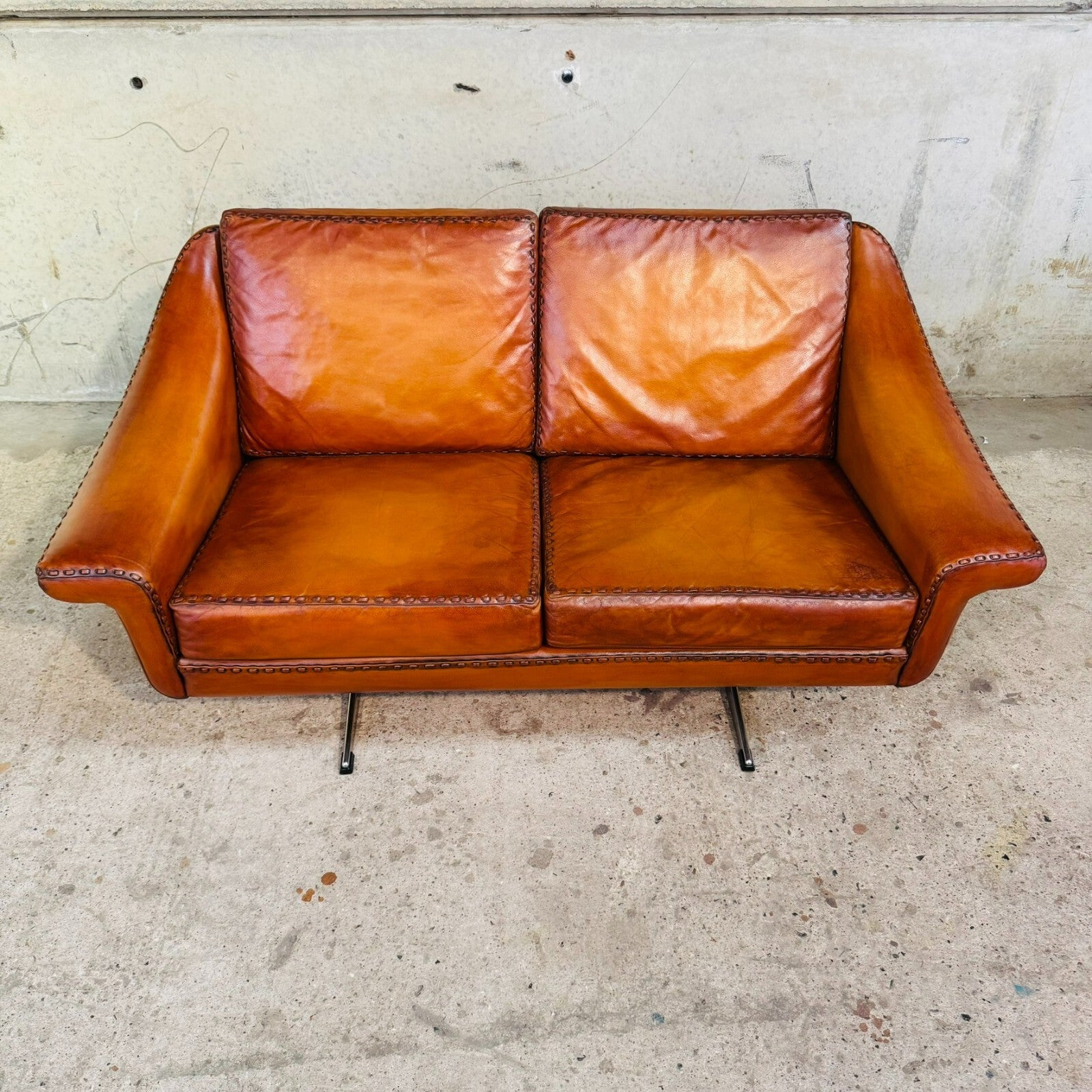 1970s "Matador" Two-Seater Light Tan Leather Sofa by Aage Christiansen