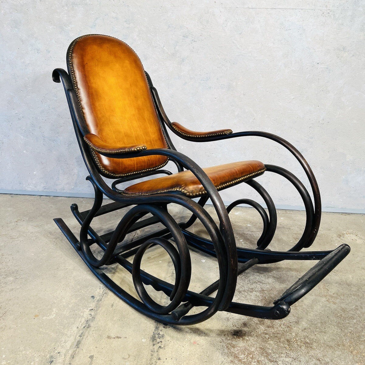 Antique Thonet Bentwood Rocking Chair With Retractable Footrest Leather