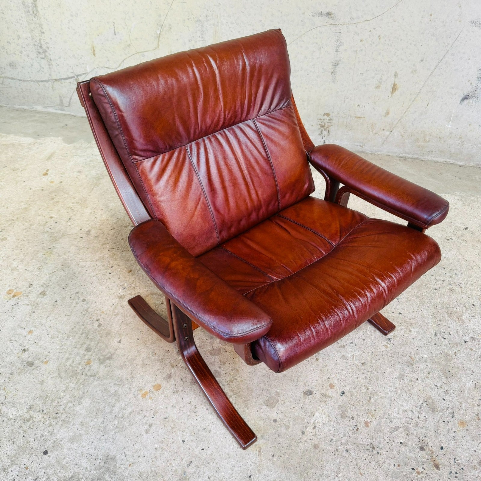 Norwegian 1970s Vintage Tan Leather Bentwood Chair