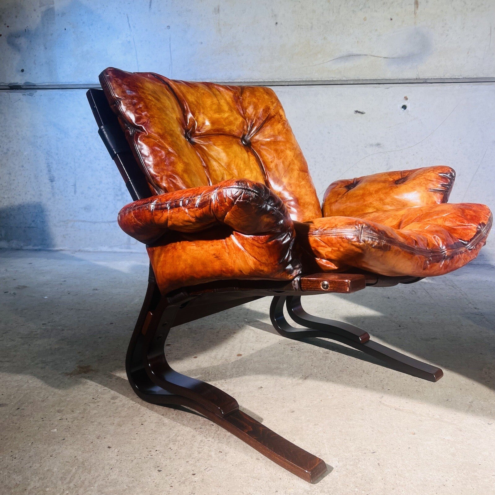 Pair of Vintage Norwegian Mid C Tan Leather Armchairs by Oddvin Rykke